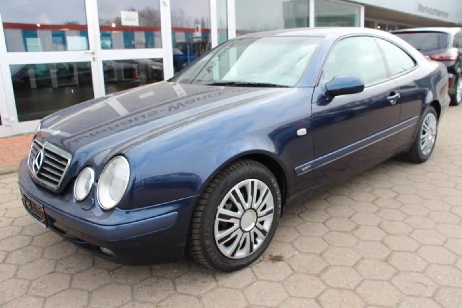 Mercedes-Benz CLK 320 Sport*2.HAND*AUTOMATIK*LEDER*El.SD* Фиолетовый - 2