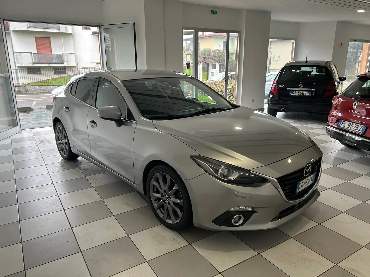 Mazda 3 5p 2.2d Exceed 150cv automatica EURO 6e Grau - 2