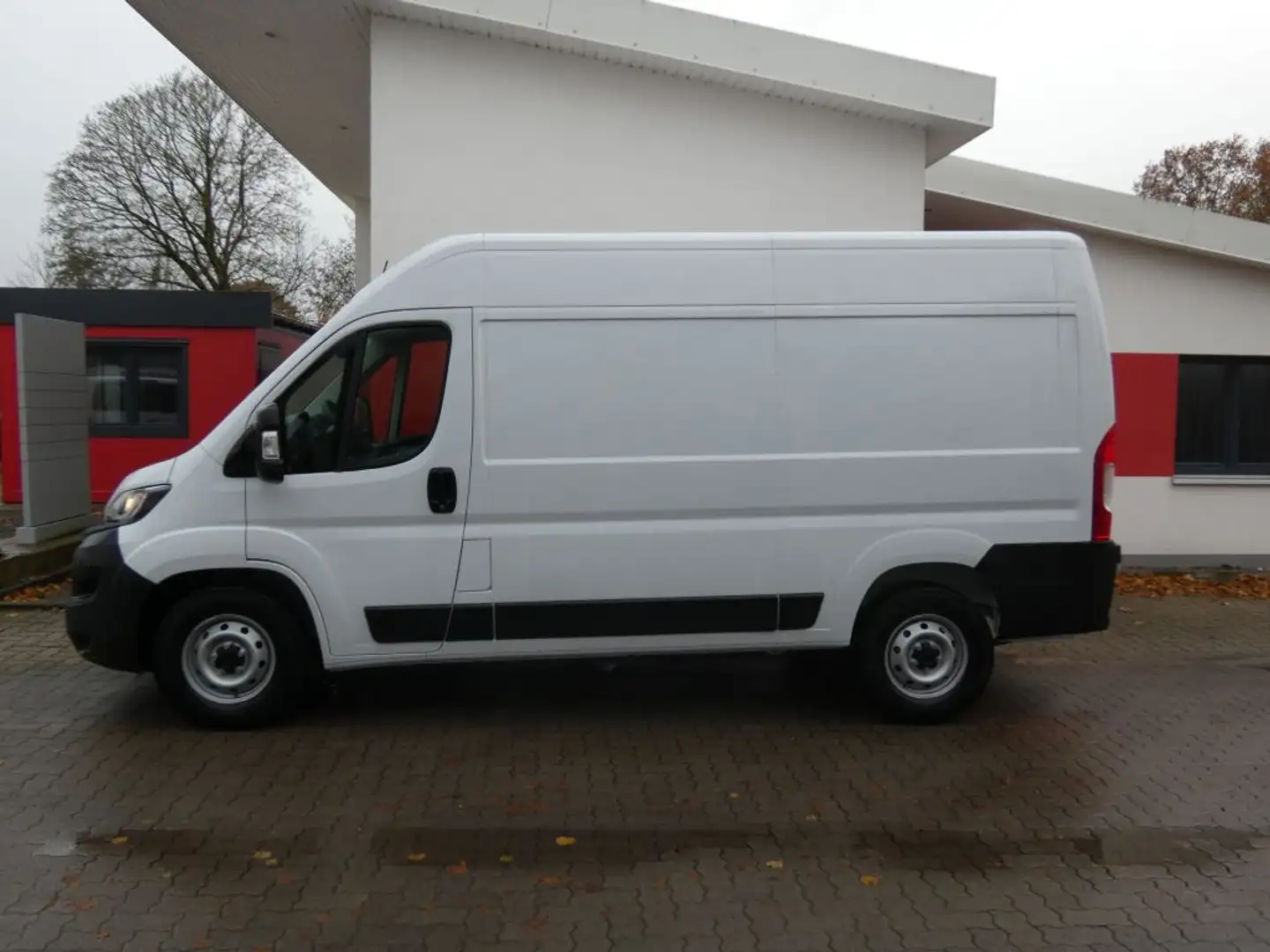 Fiat Ducato Maxi L2H2 *AHK+Kamera+Allwetter+Klimaautomatik Weiß - 2