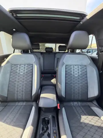 Volkswagen T-Roc view 8