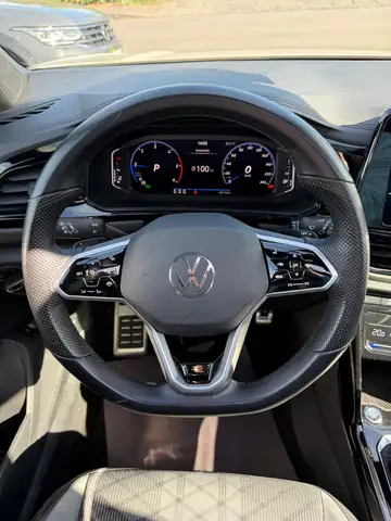 Volkswagen T-Roc view 6