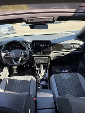 Volkswagen T-Roc view 5