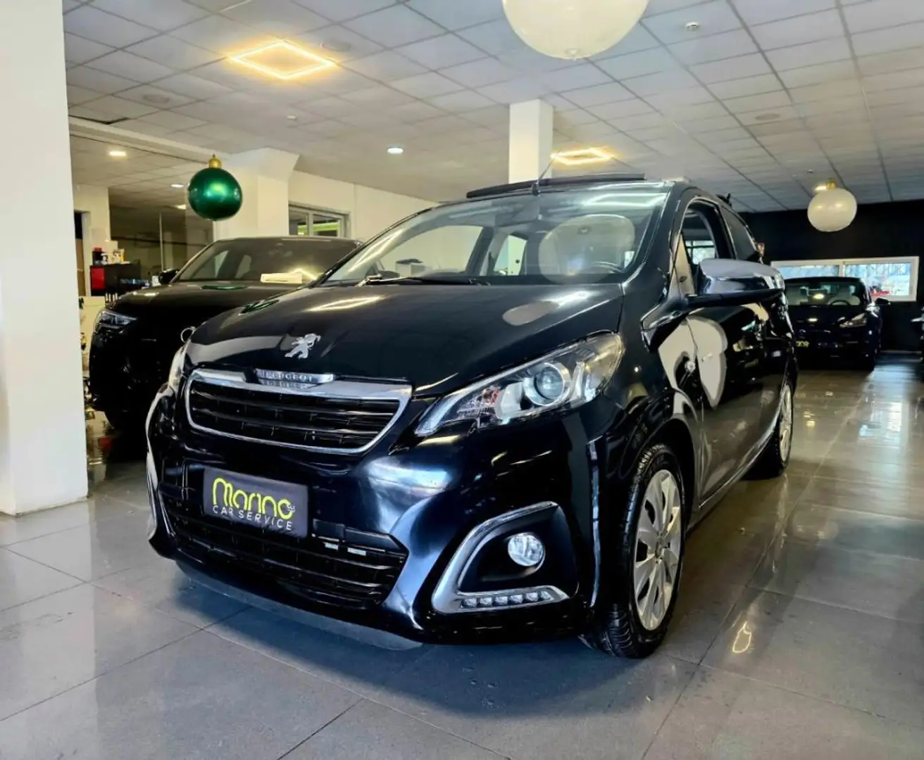 Peugeot 108 PureTech 82 5p. Allure TOP! Schwarz - 2