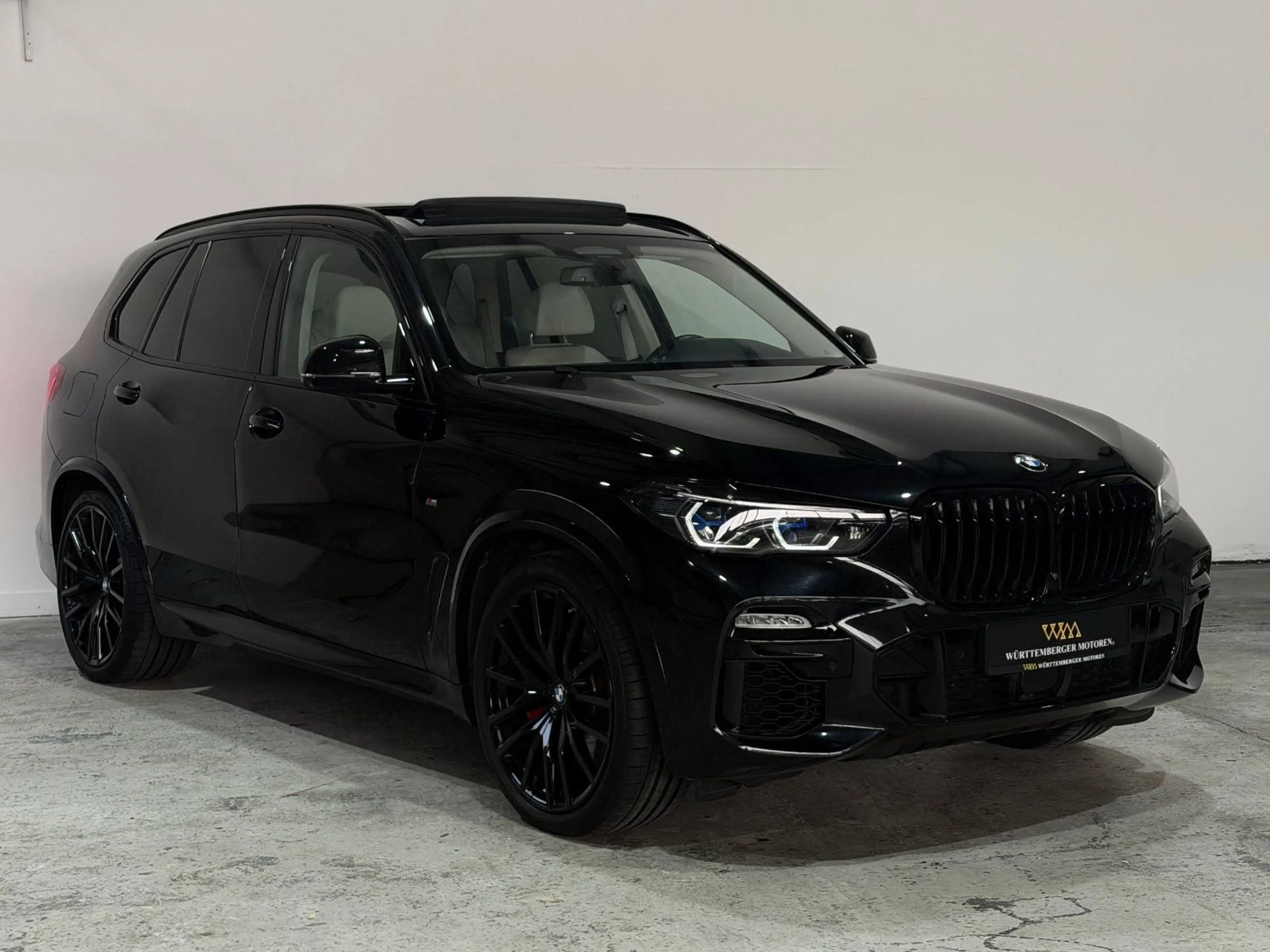 BMW X5 M50i Individual *PANO-SKY*STHZG*B&W*LUFT* — photo 3