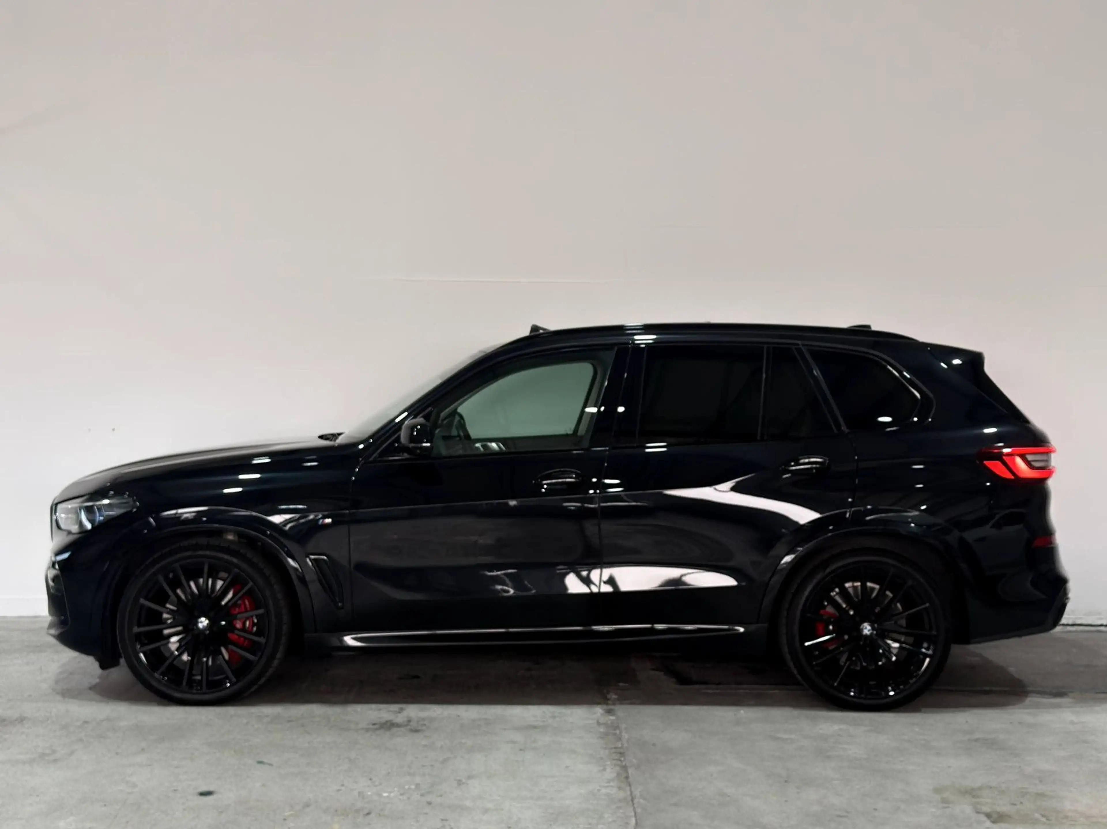BMW X5 M50i Individual *PANO-SKY*STHZG*B&W*LUFT* — photo 8