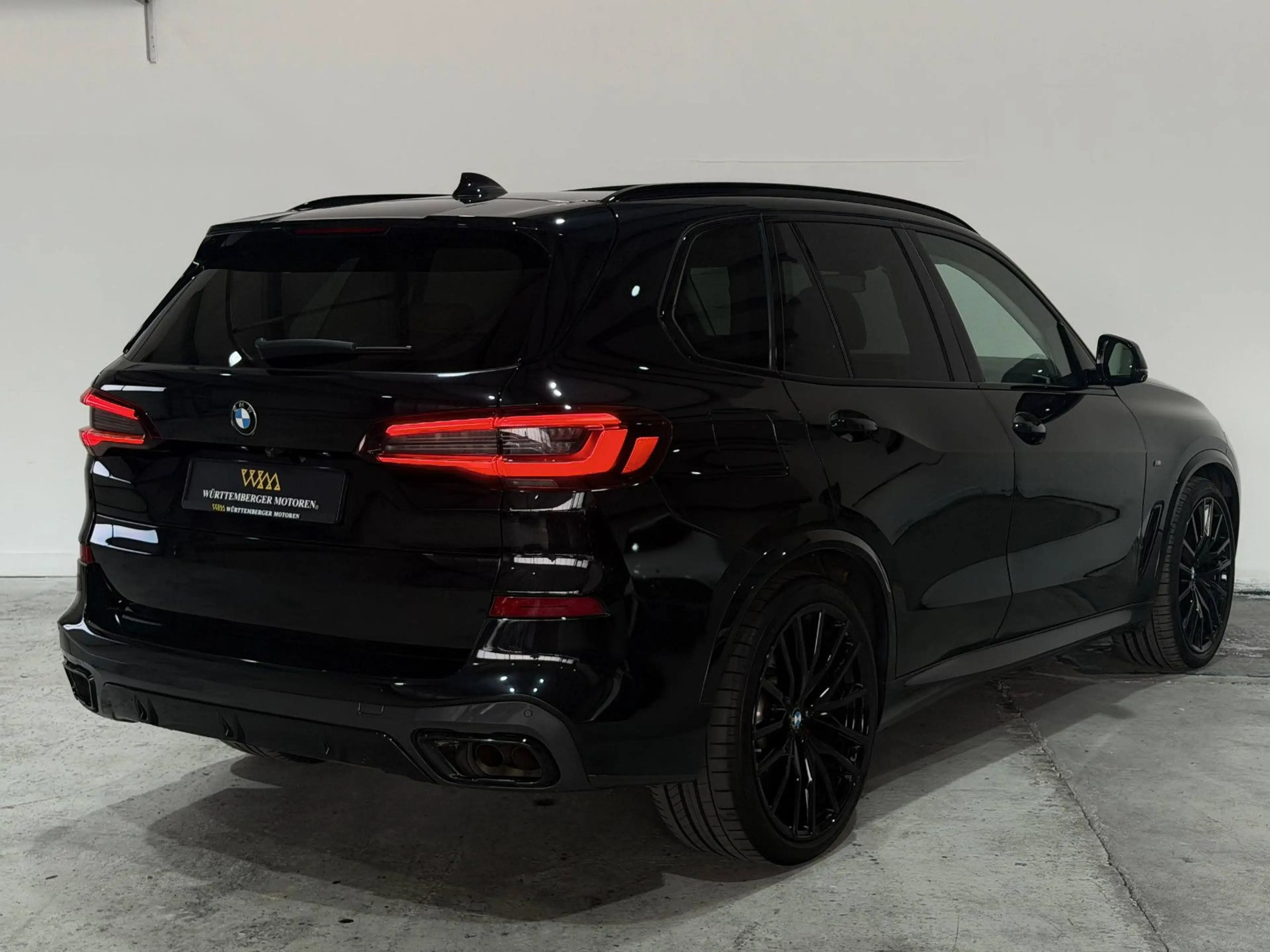 BMW X5 M50i Individual *PANO-SKY*STHZG*B&W*LUFT* — photo 5