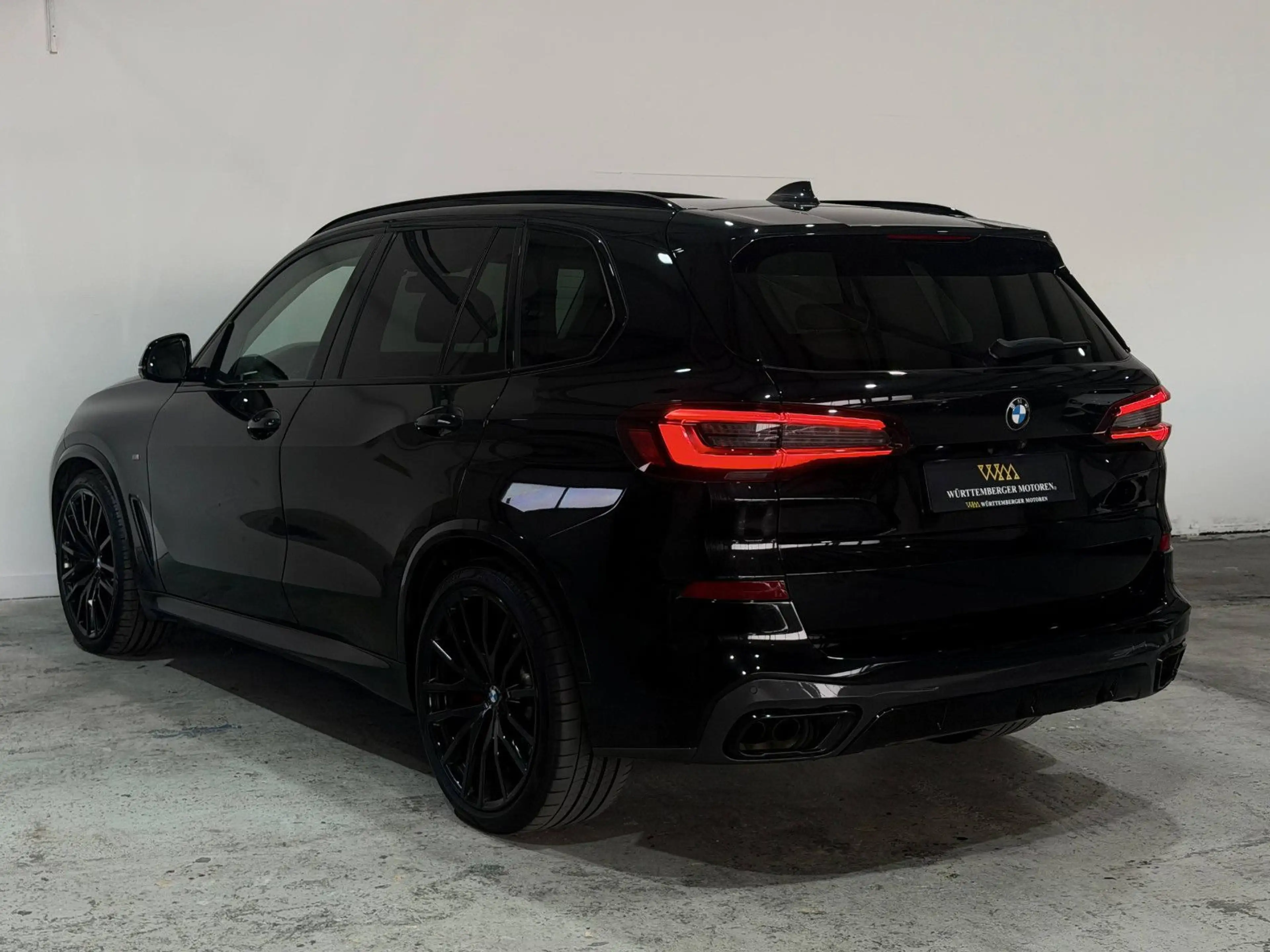 BMW X5 M50i Individual *PANO-SKY*STHZG*B&W*LUFT* — photo 7
