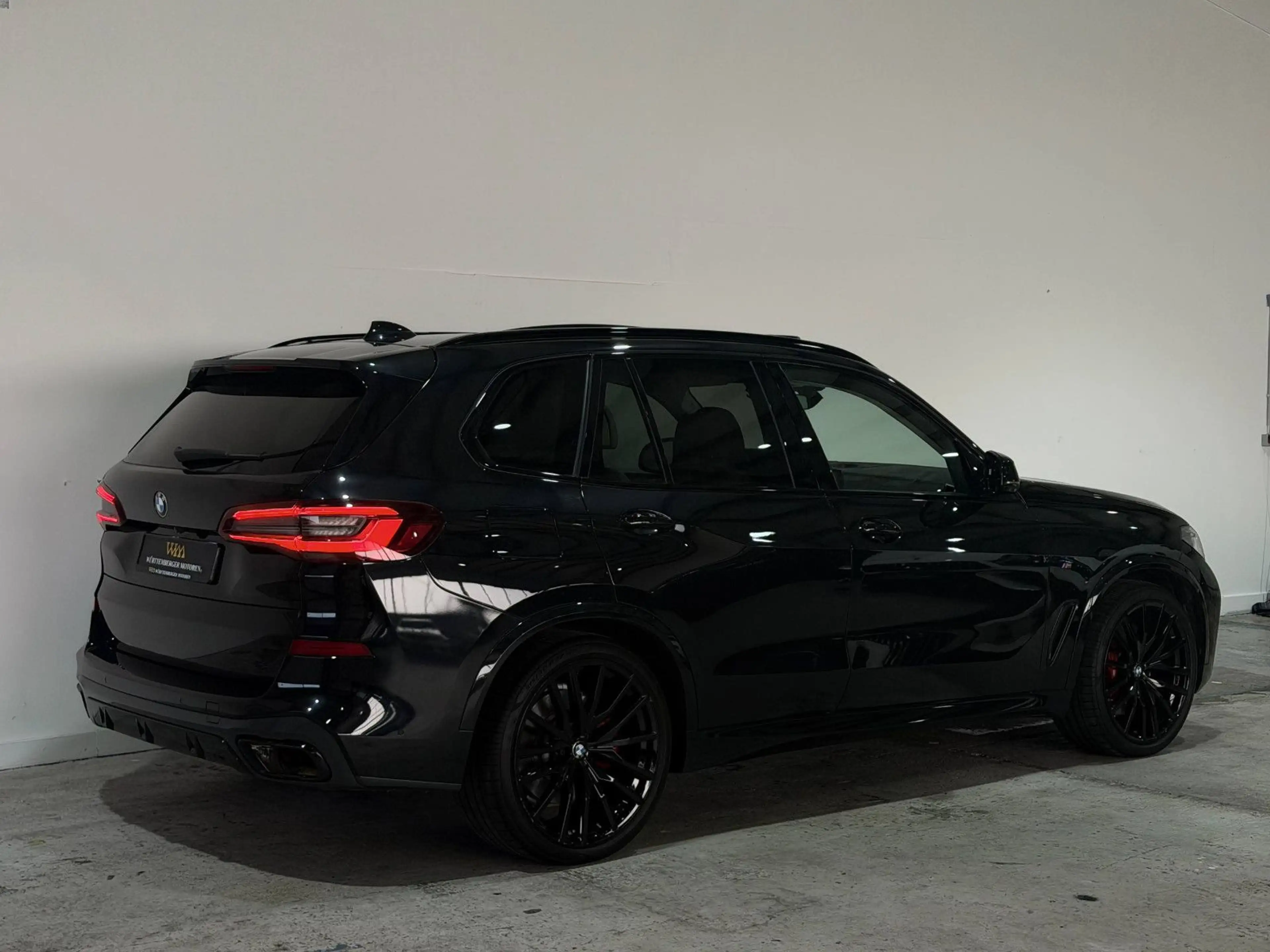 BMW X5 M50i Individual *PANO-SKY*STHZG*B&W*LUFT* — photo 10