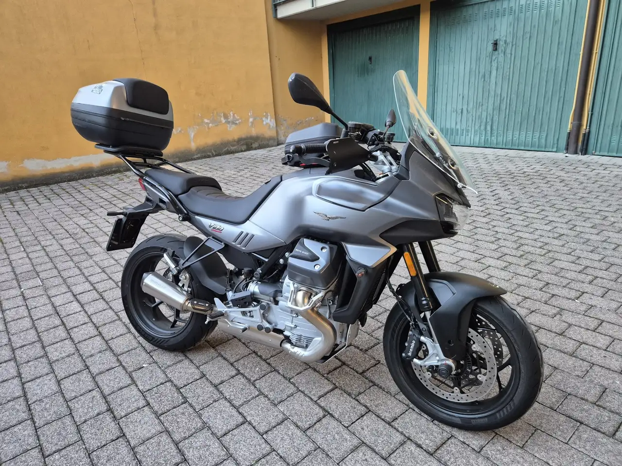 Moto Guzzi V 100
