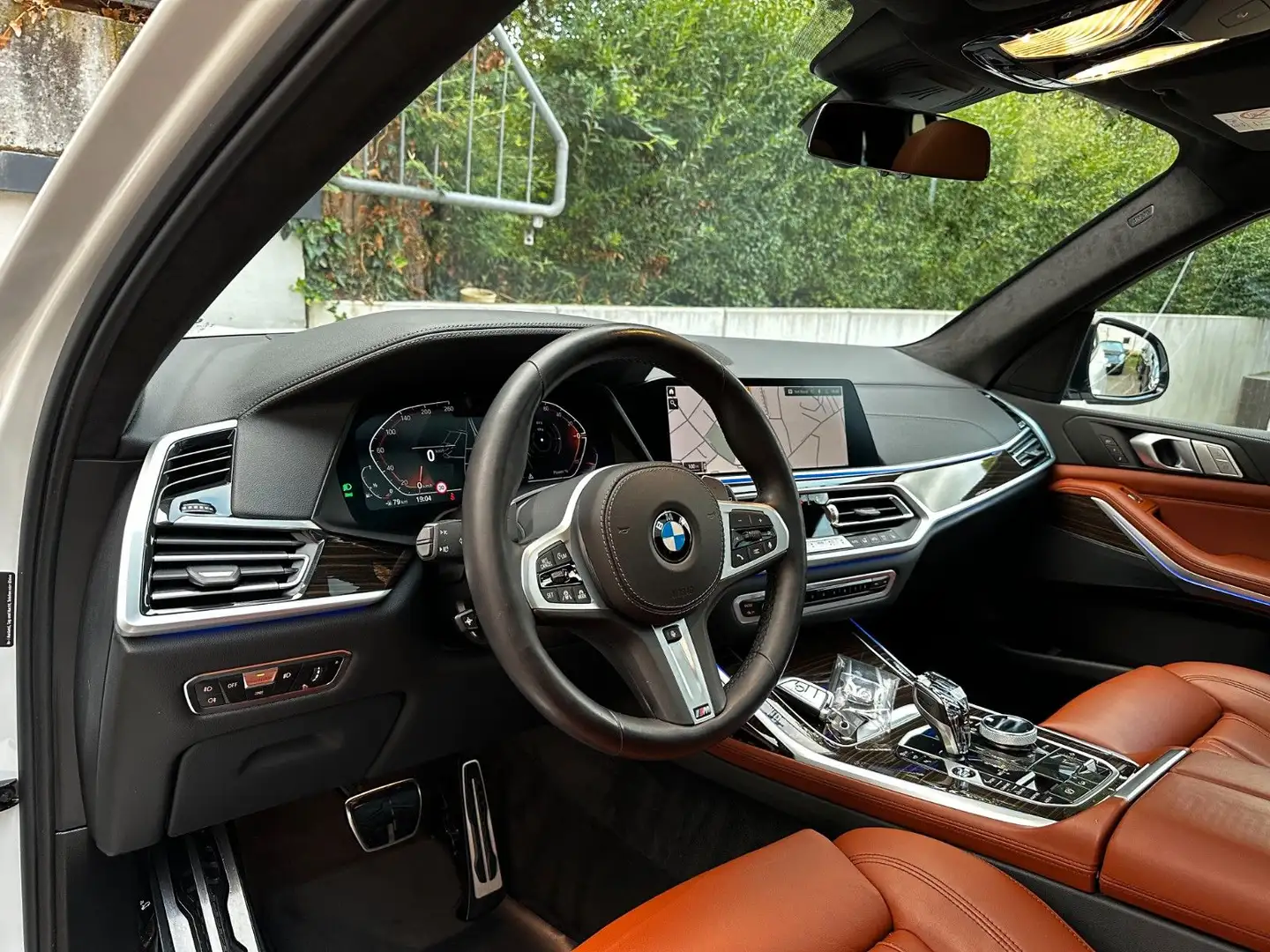 BMW X7 xDr40i M Sport PANO-SKY*Laser*StandH*AHK*360° Weiß - 2