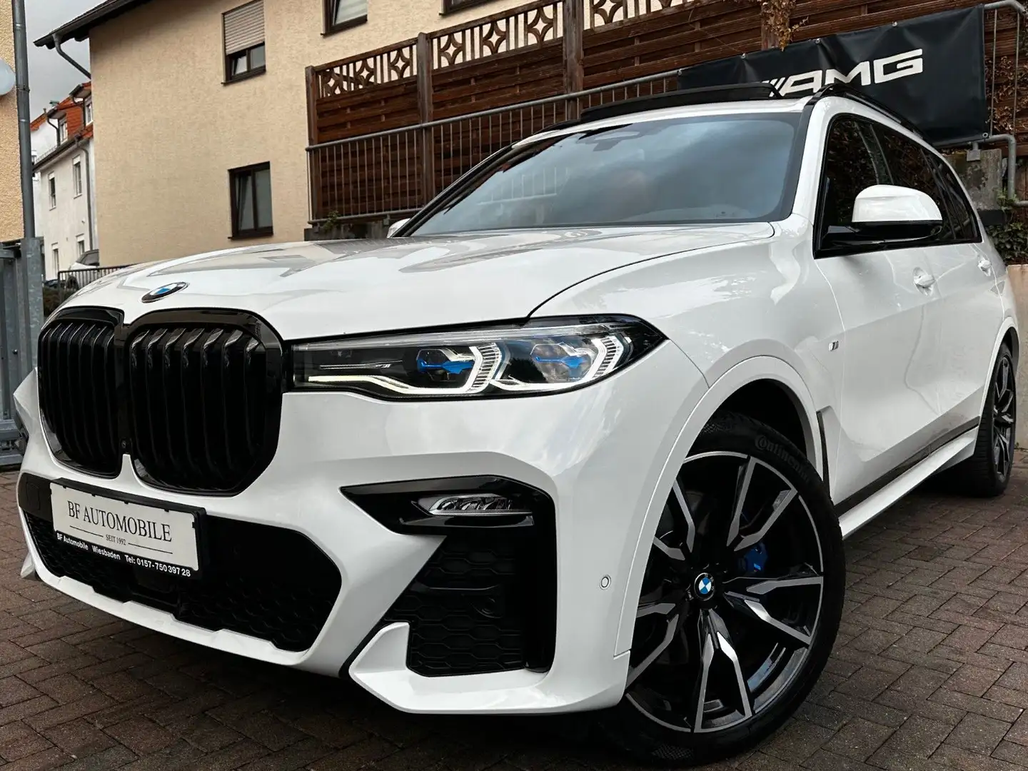 BMW X7 xDr40i M Sport PANO-SKY*Laser*StandH*AHK*360° Weiß - 1