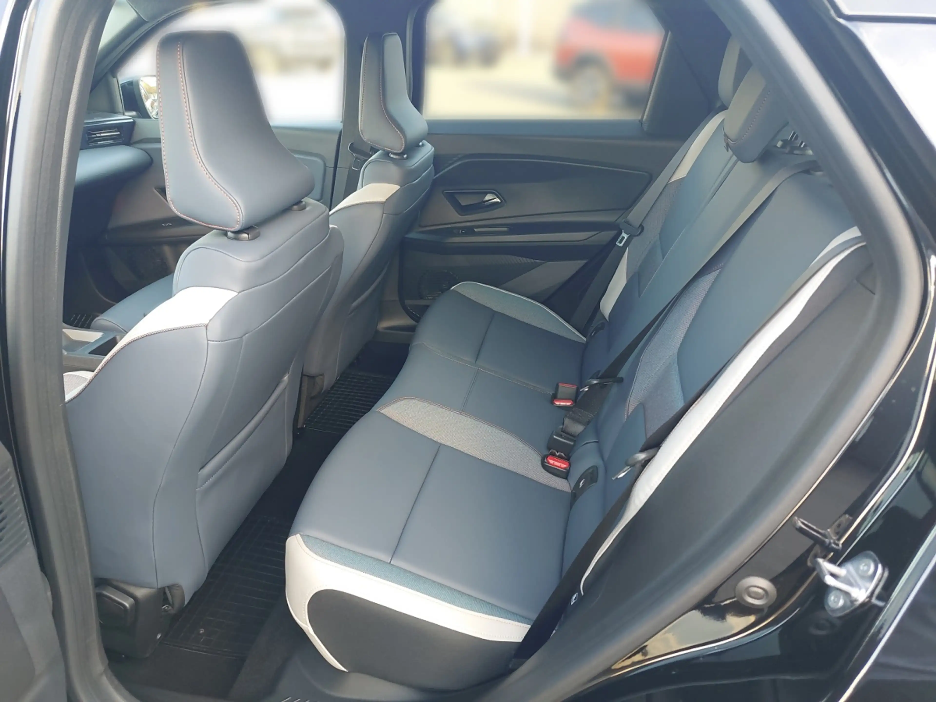 Nissan Micra Evolve 52 kWh — photo 11
