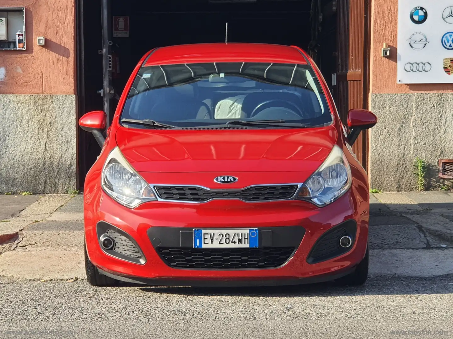 Kia Rio 1.4 CRDi 5p. Active Rosso - 2