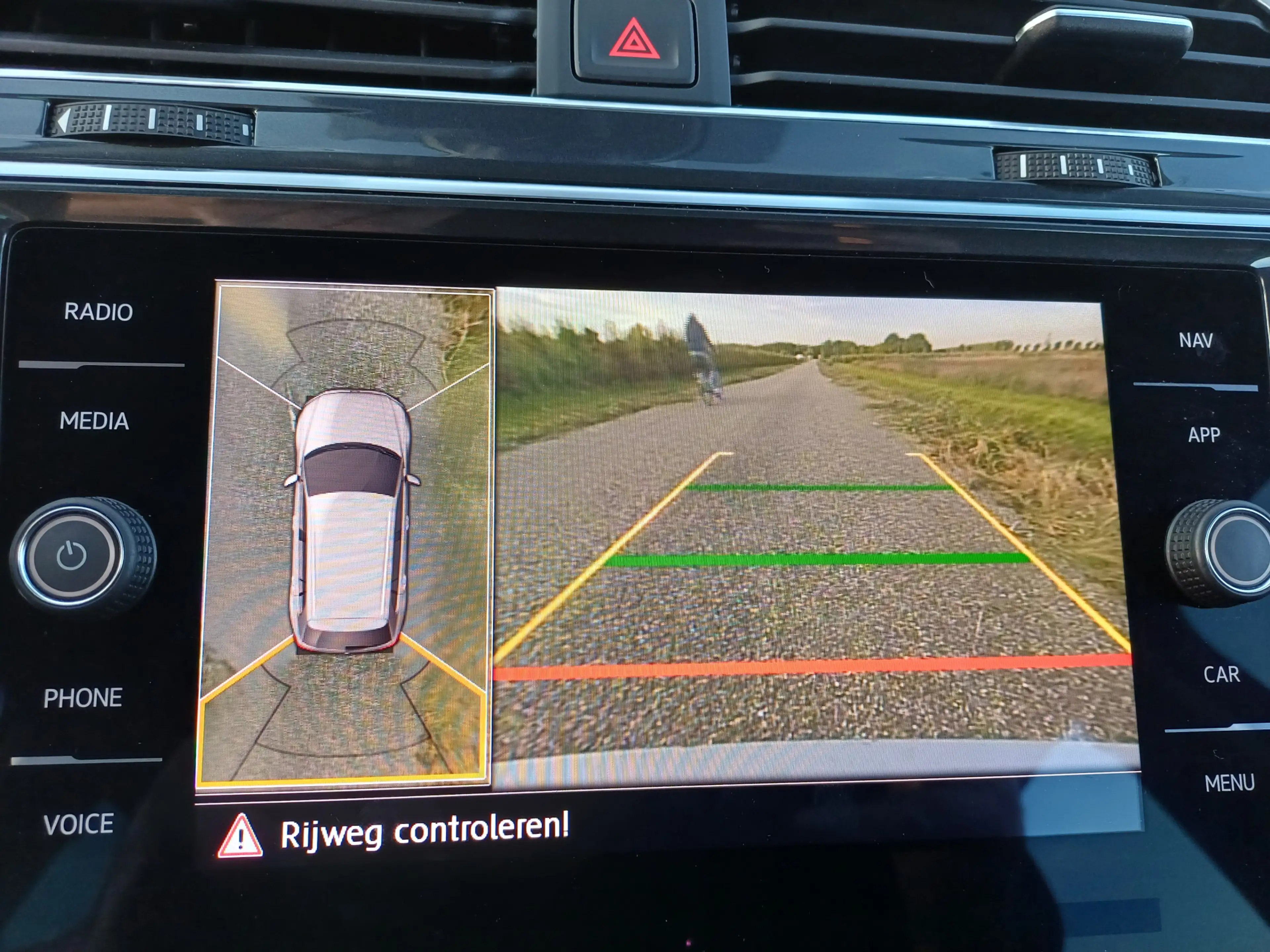 Volkswagen Tiguan 2.0 4Motion Highline Business R /Pano/Carplay/360 — photo 41