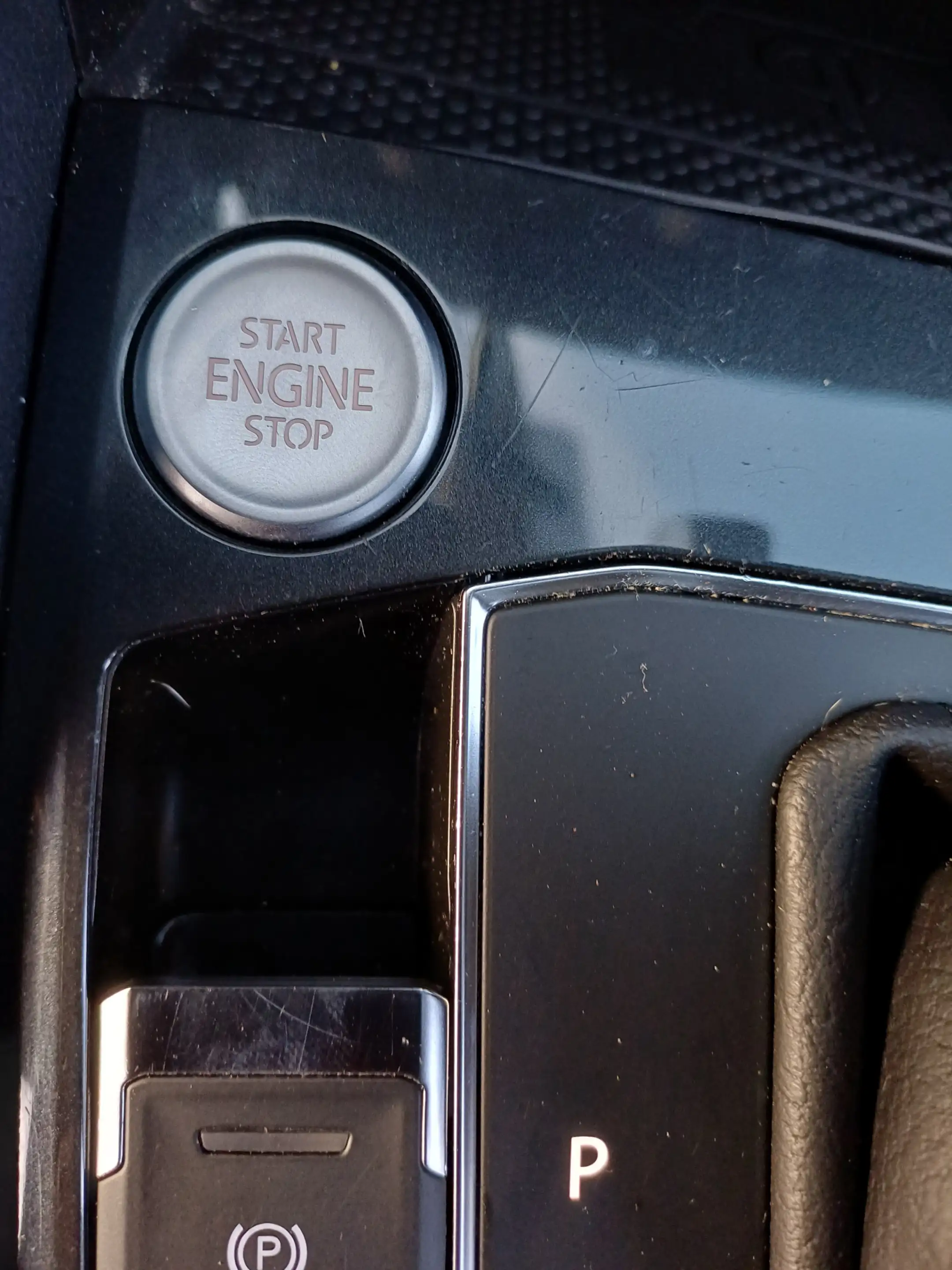 Volkswagen Tiguan 2.0 4Motion Highline Business R /Pano/Carplay/360 — photo 37