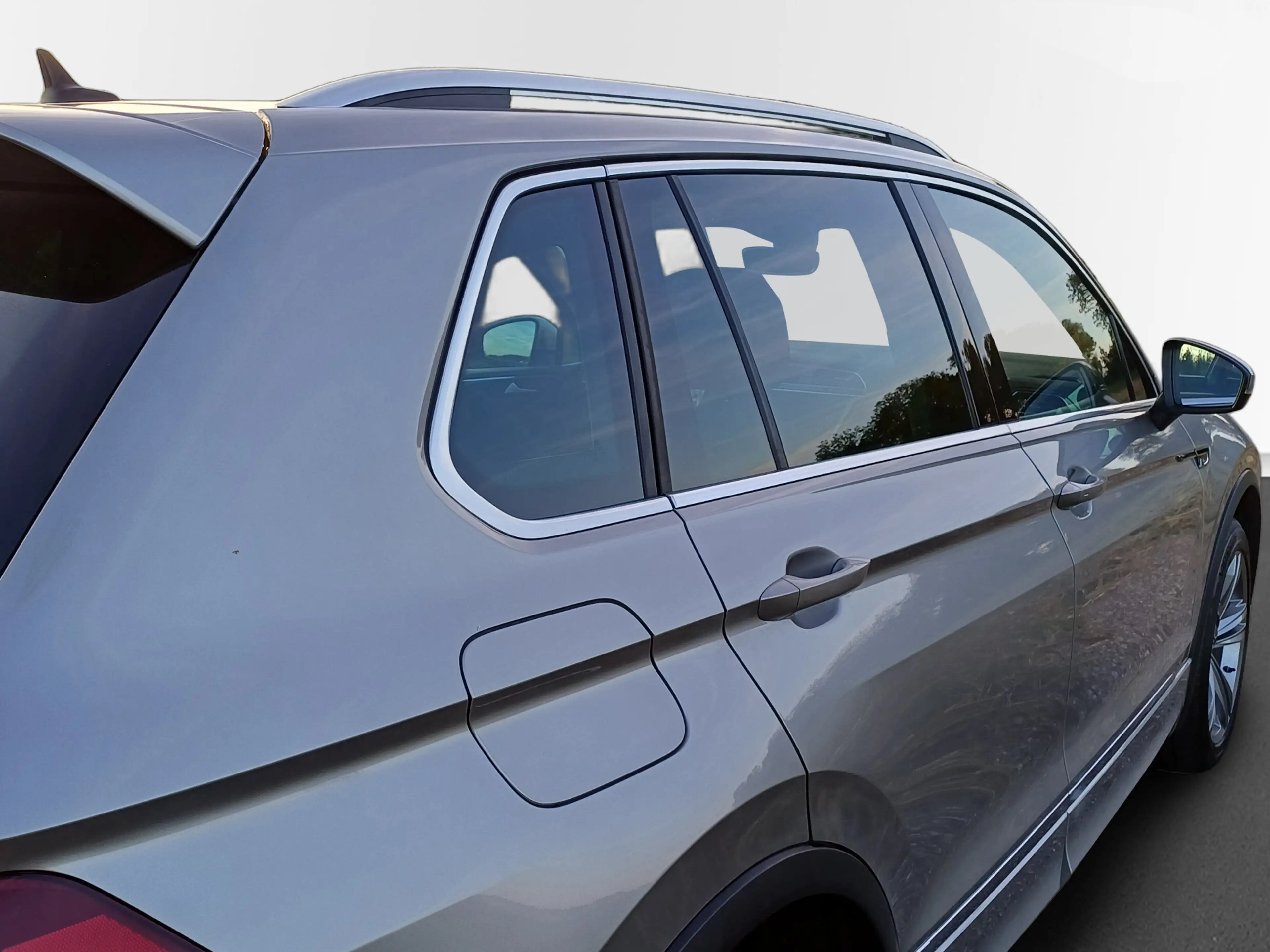 Volkswagen Tiguan 2.0 4Motion Highline Business R /Pano/Carplay/360 — photo 16