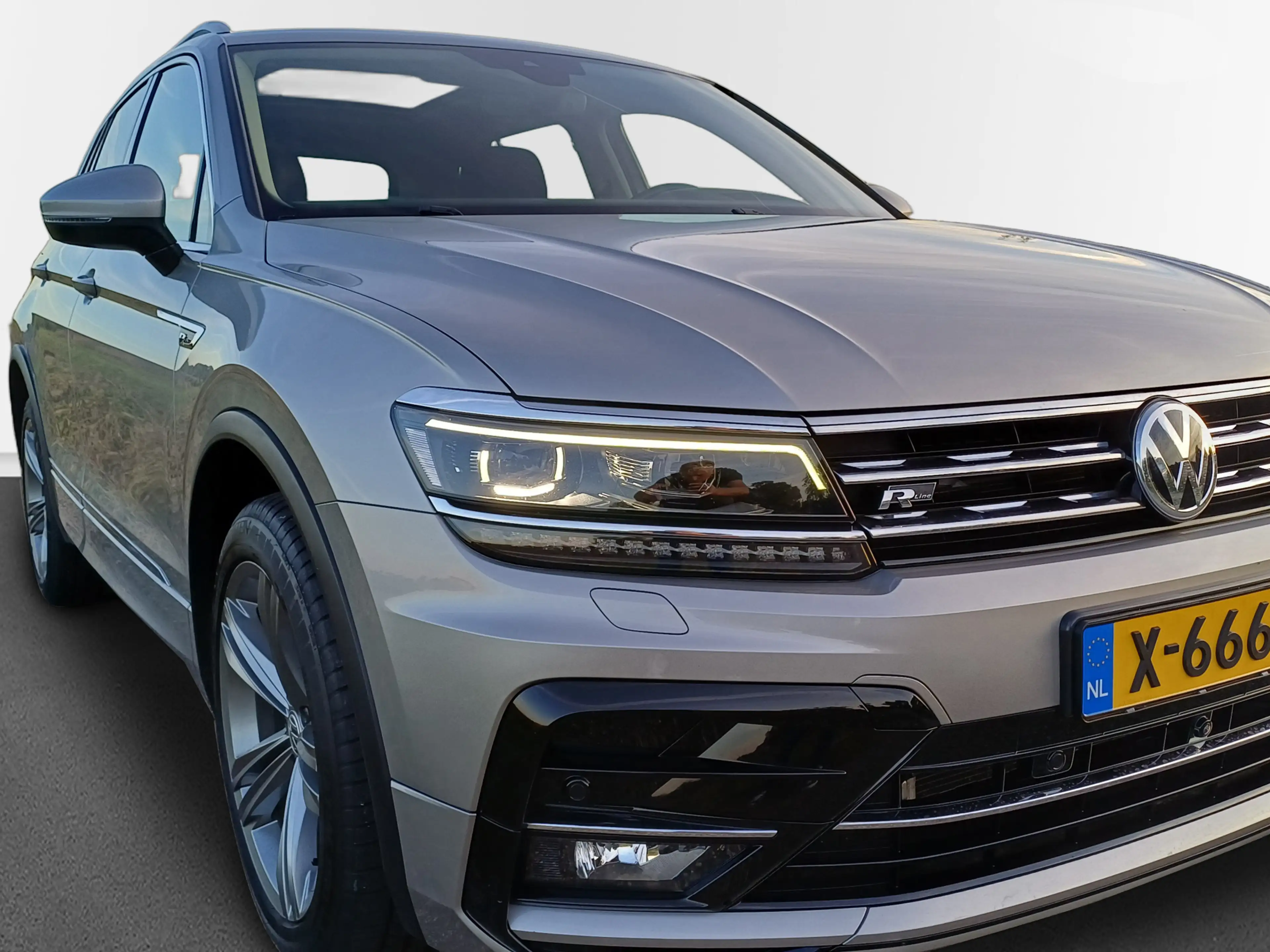 Volkswagen Tiguan 2.0 4Motion Highline Business R /Pano/Carplay/360 — photo 20