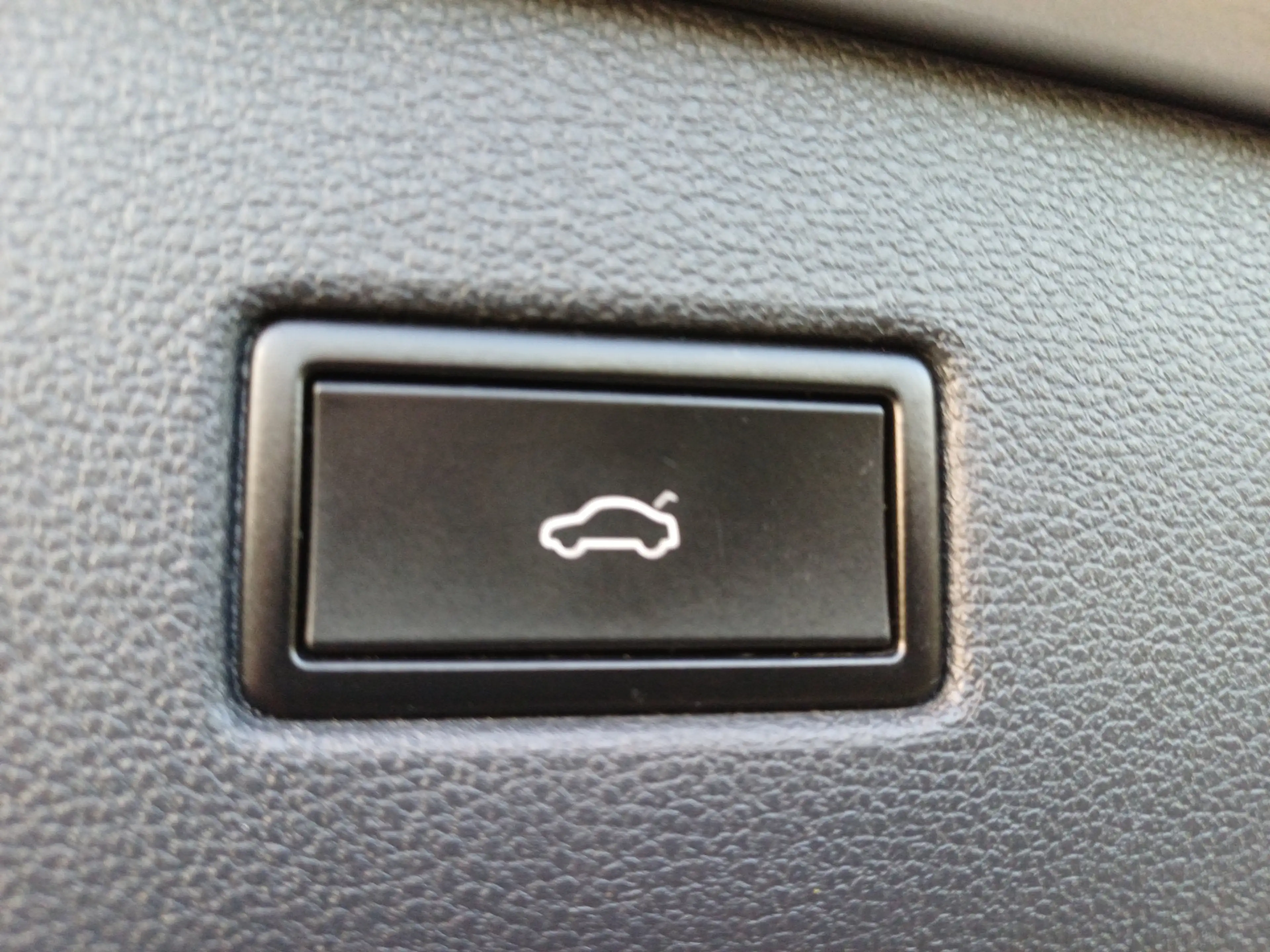 Volkswagen Tiguan 2.0 4Motion Highline Business R /Pano/Carplay/360 — photo 31
