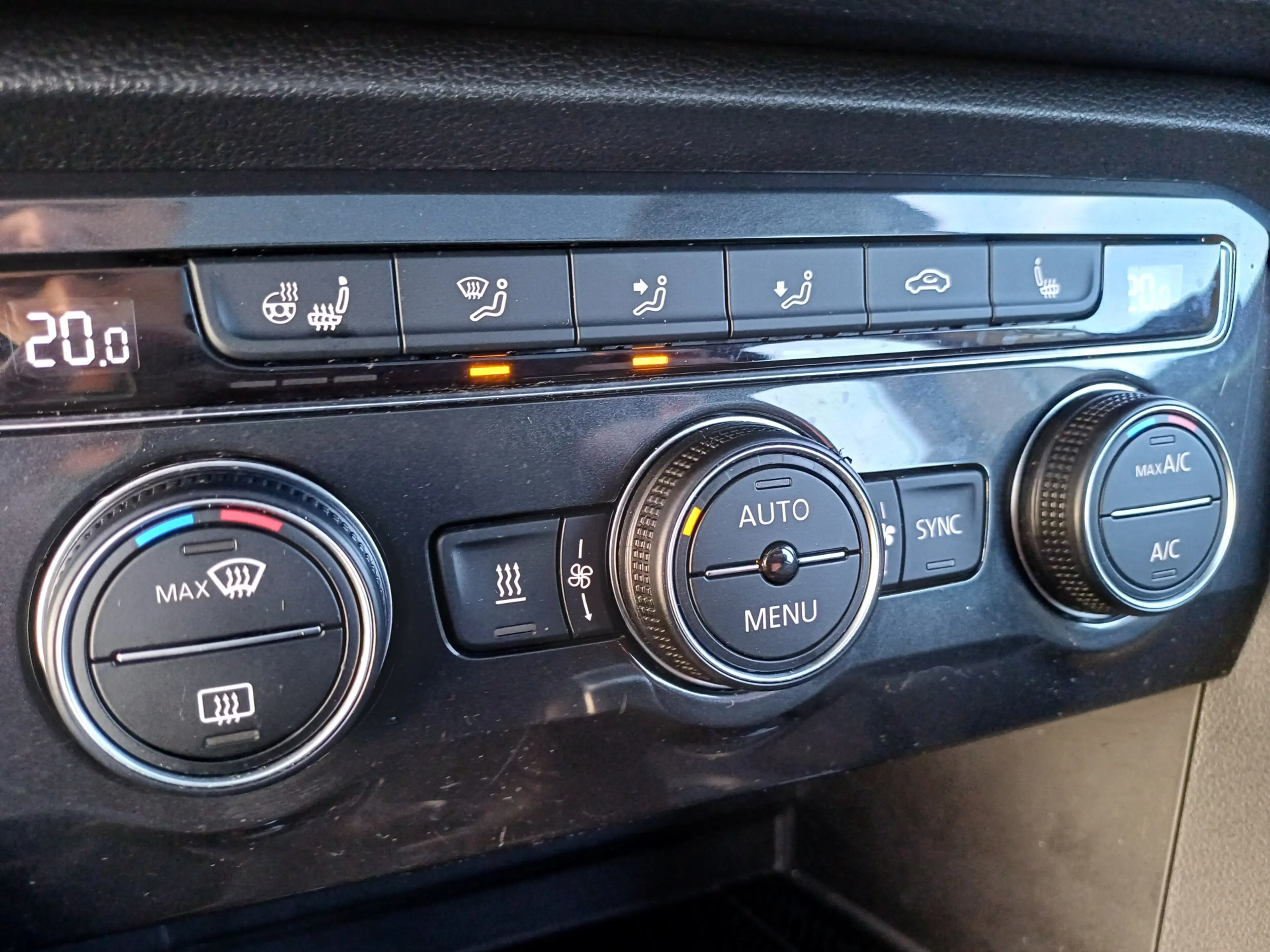 Volkswagen Tiguan 2.0 4Motion Highline Business R /Pano/Carplay/360 — photo 38