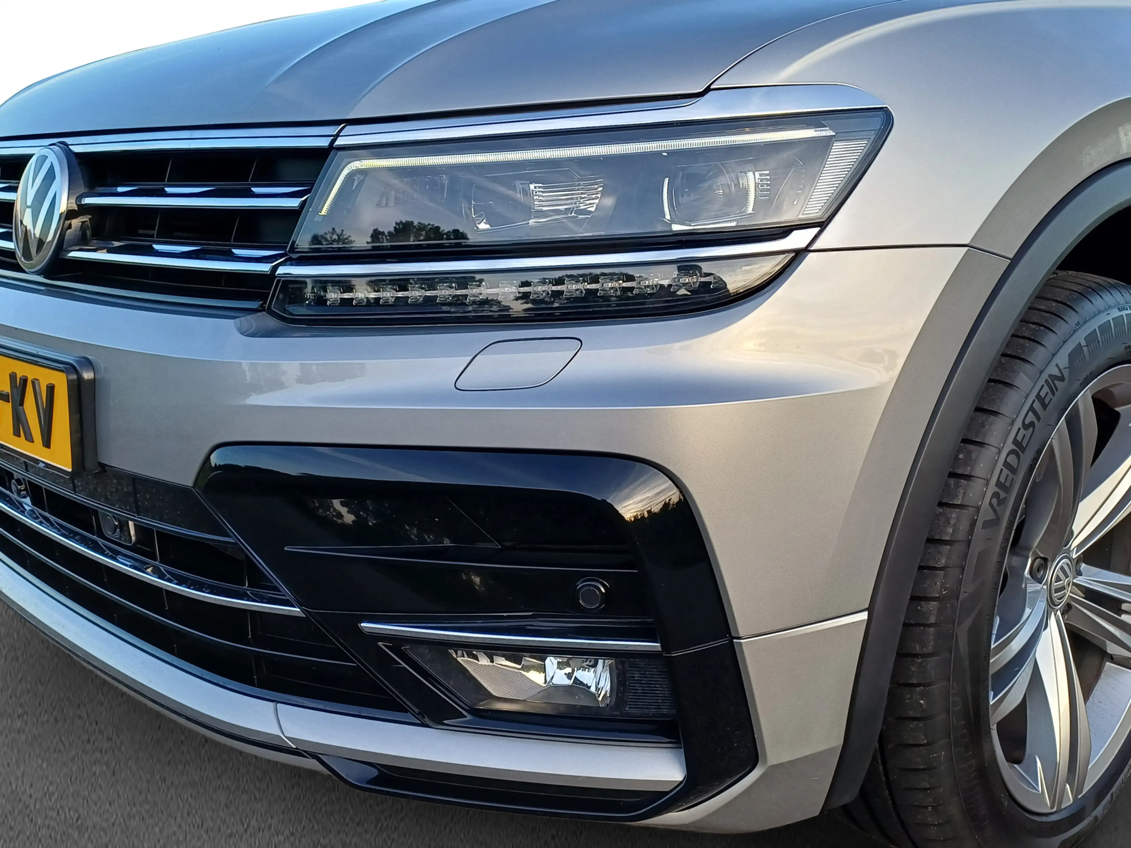 Volkswagen Tiguan 2.0 4Motion Highline Business R /Pano/Carplay/360 — photo 10