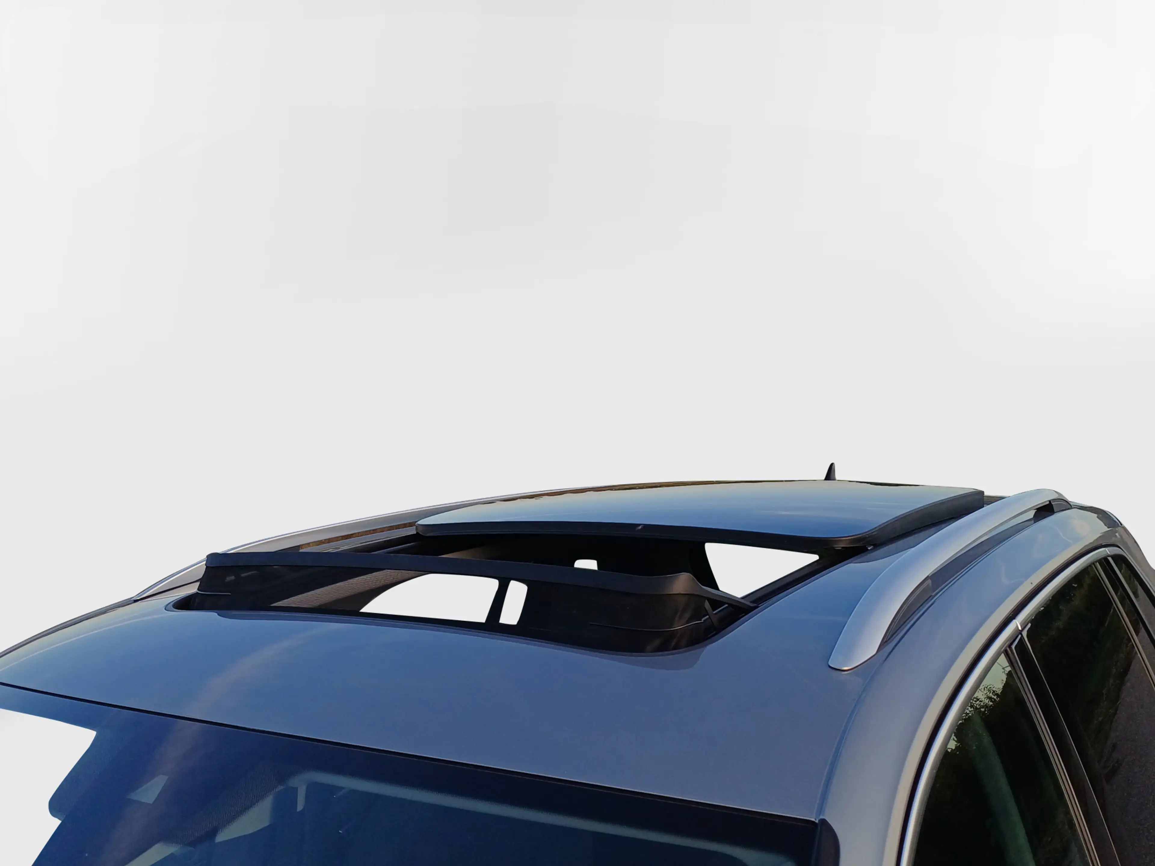 Volkswagen Tiguan 2.0 4Motion Highline Business R /Pano/Carplay/360 — photo 13