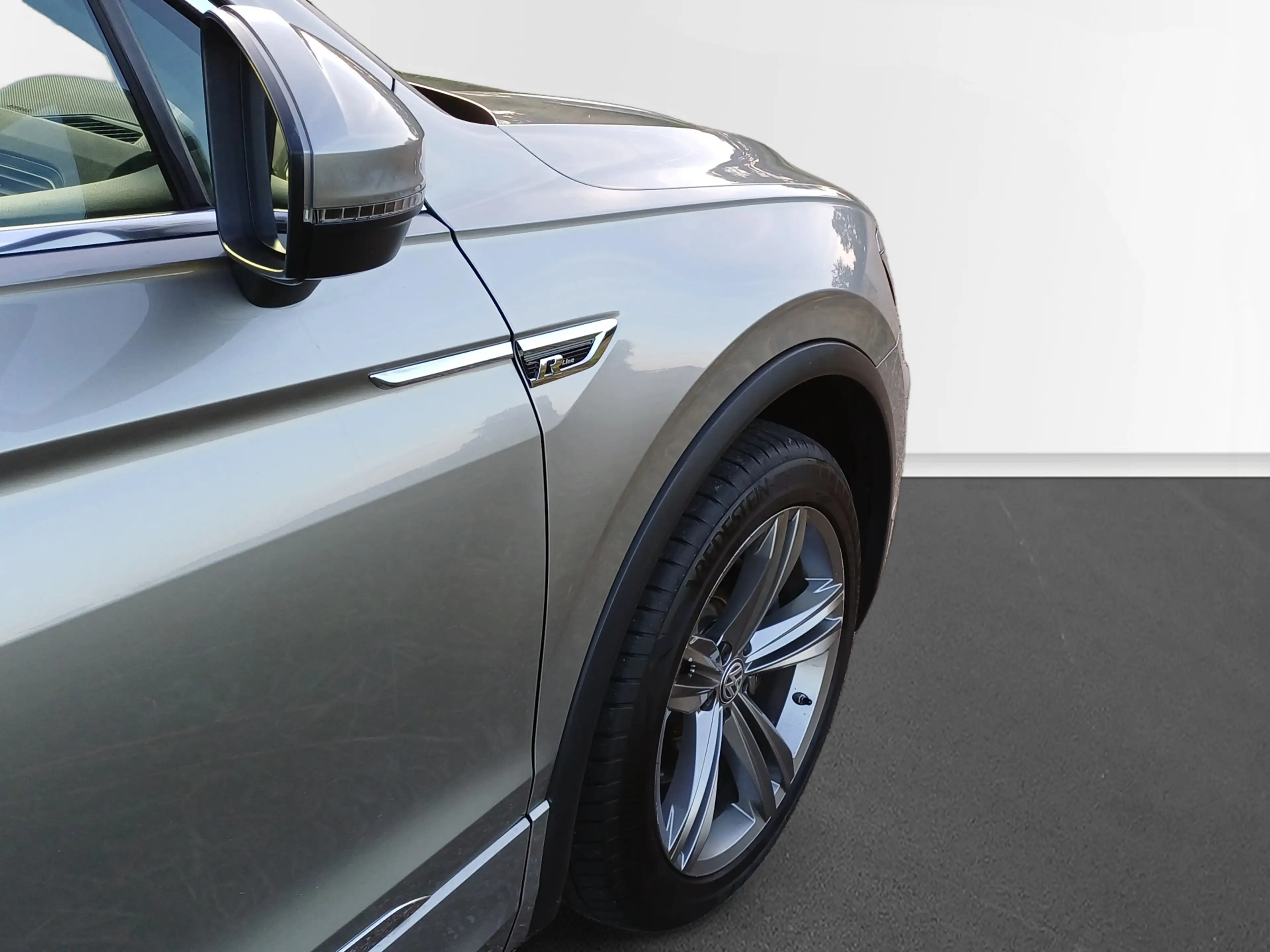Volkswagen Tiguan 2.0 4Motion Highline Business R /Pano/Carplay/360 — photo 18