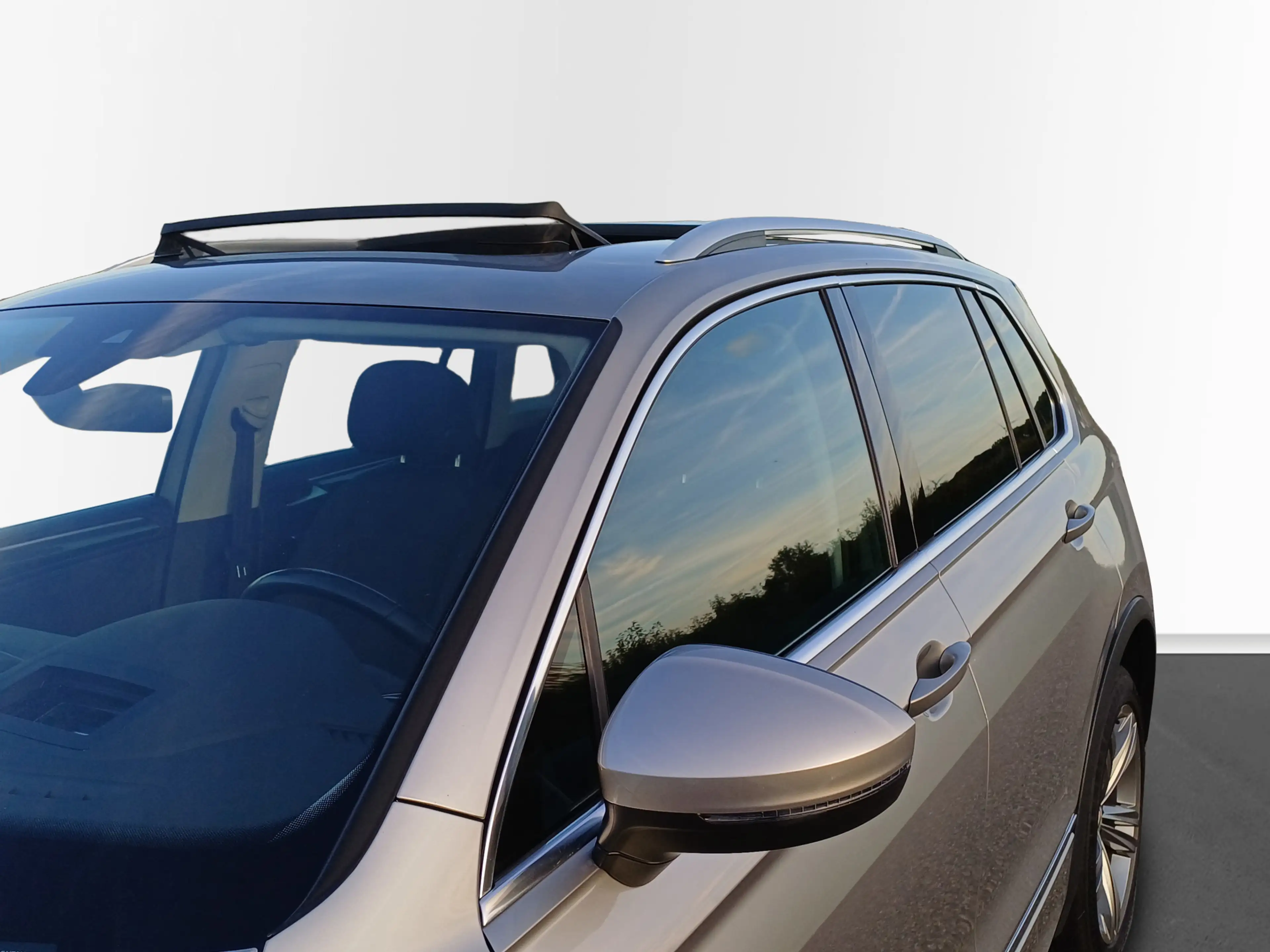 Volkswagen Tiguan 2.0 4Motion Highline Business R /Pano/Carplay/360 — photo 12