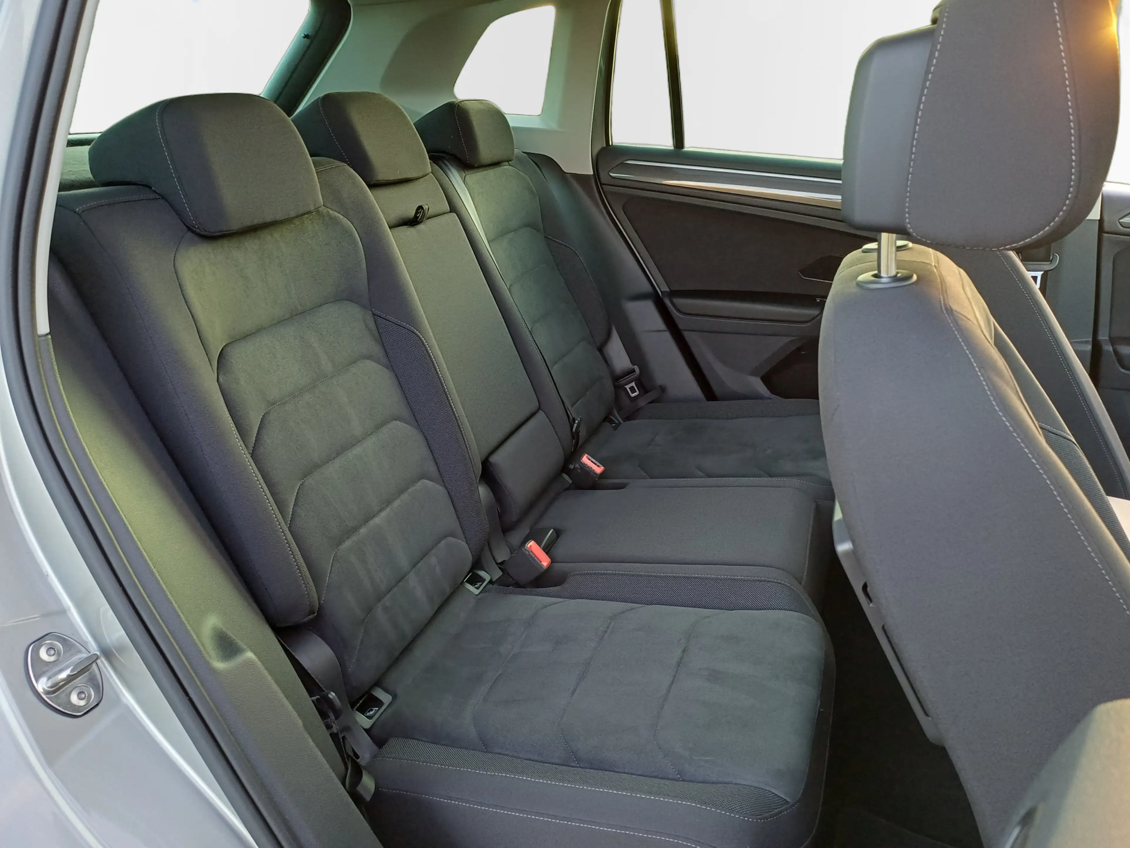 Volkswagen Tiguan 2.0 4Motion Highline Business R /Pano/Carplay/360 — photo 32
