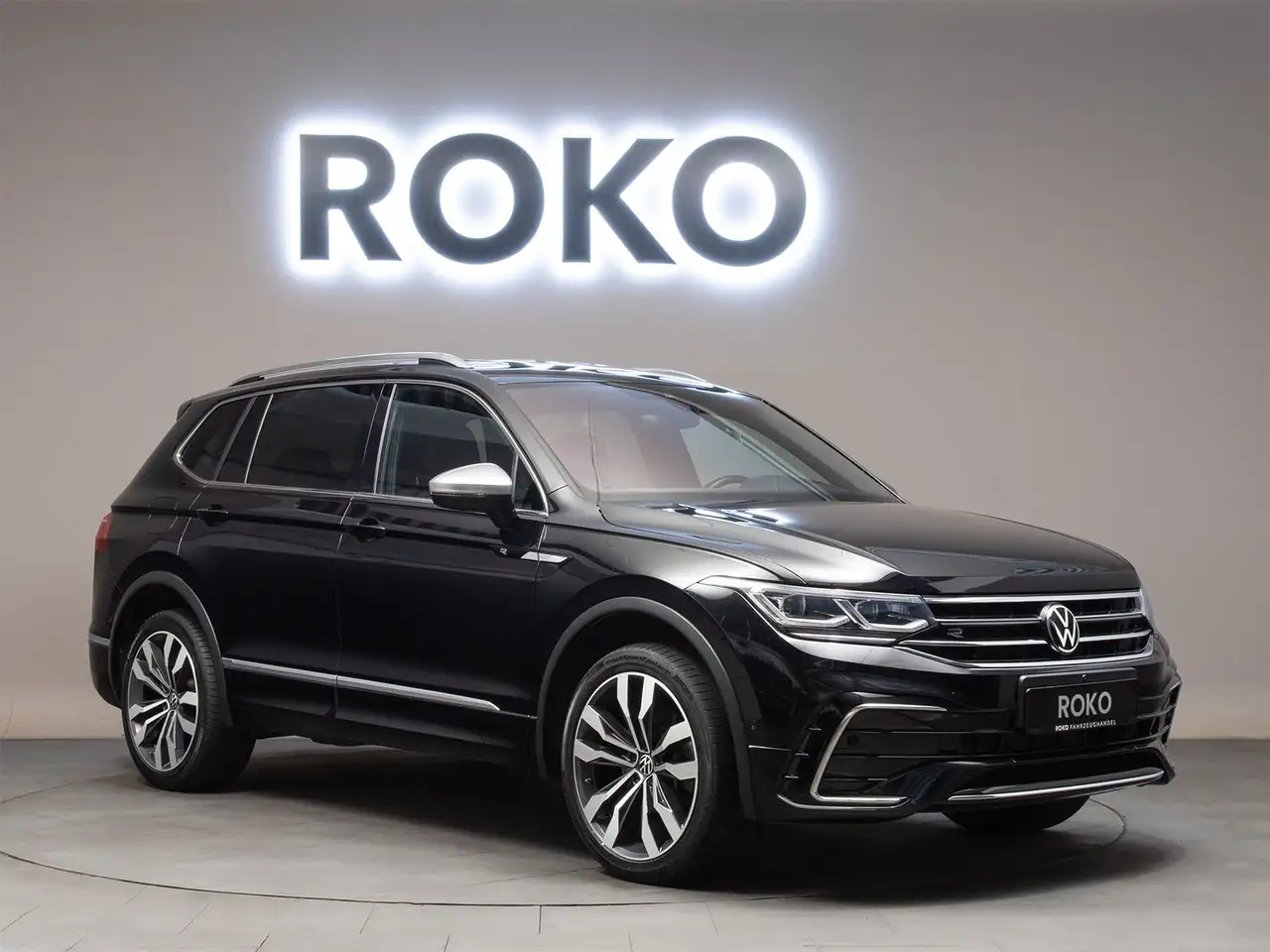 2023 Volkswagen Tiguan Allspace R-Line Matrix HuD Apps H&K 360°, photograph 3