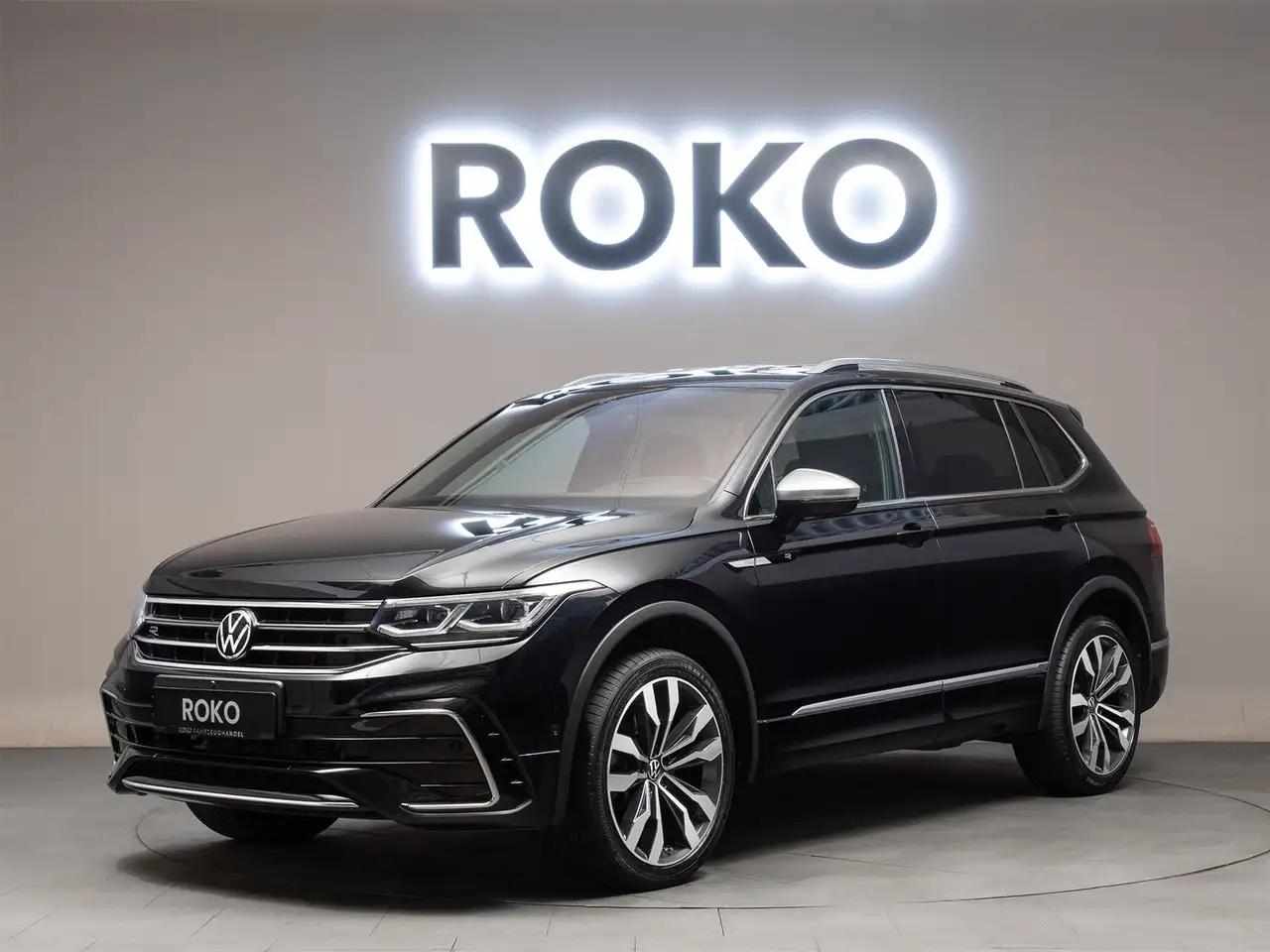 2023 Volkswagen Tiguan Allspace R-Line Matrix HuD Apps H&K 360°, photograph 1