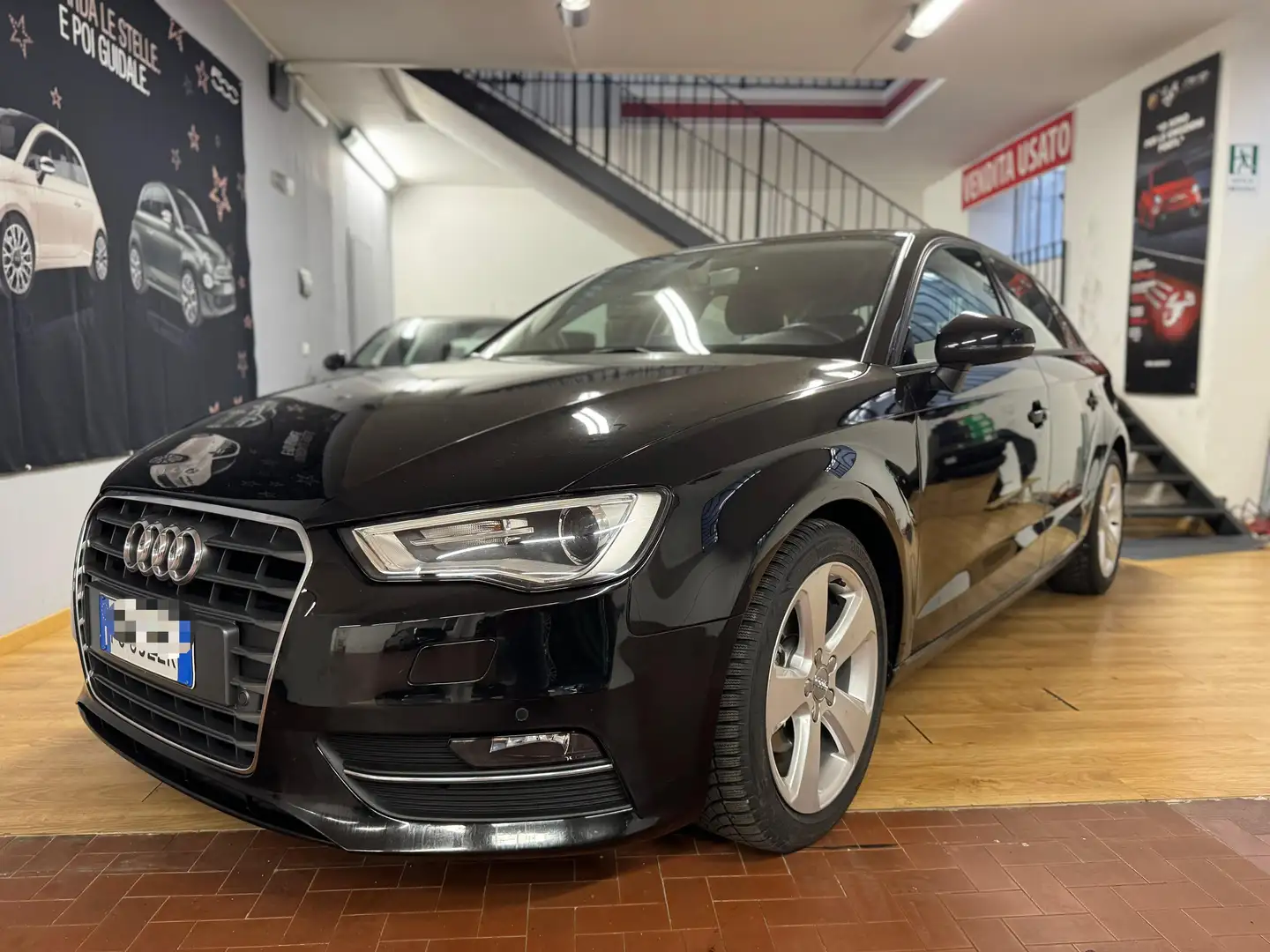 Audi A3 Sportback 1.6 tdi Business 110cv E6 S Tronic Zwart - 1