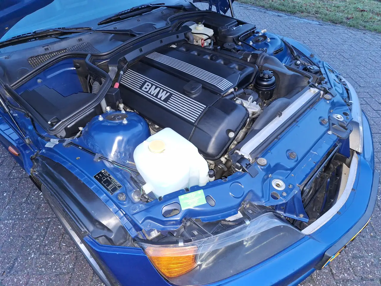 BMW Z3 2.0i S Widebody 6 cyl. topas blue 98000km like new, foto 10
