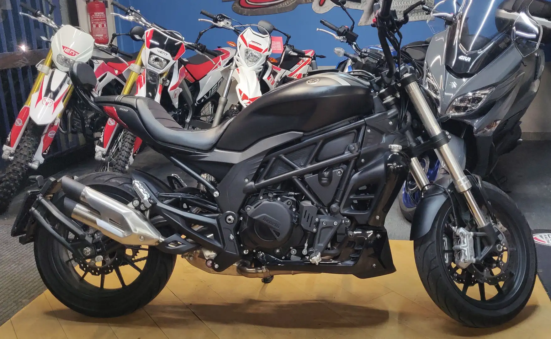 Benelli 502C Cruiser Nero - 2
