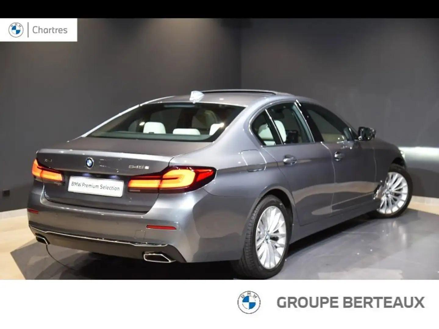 BMW 545 545eA xDrive 394ch Luxury Steptronic Bleu - 2