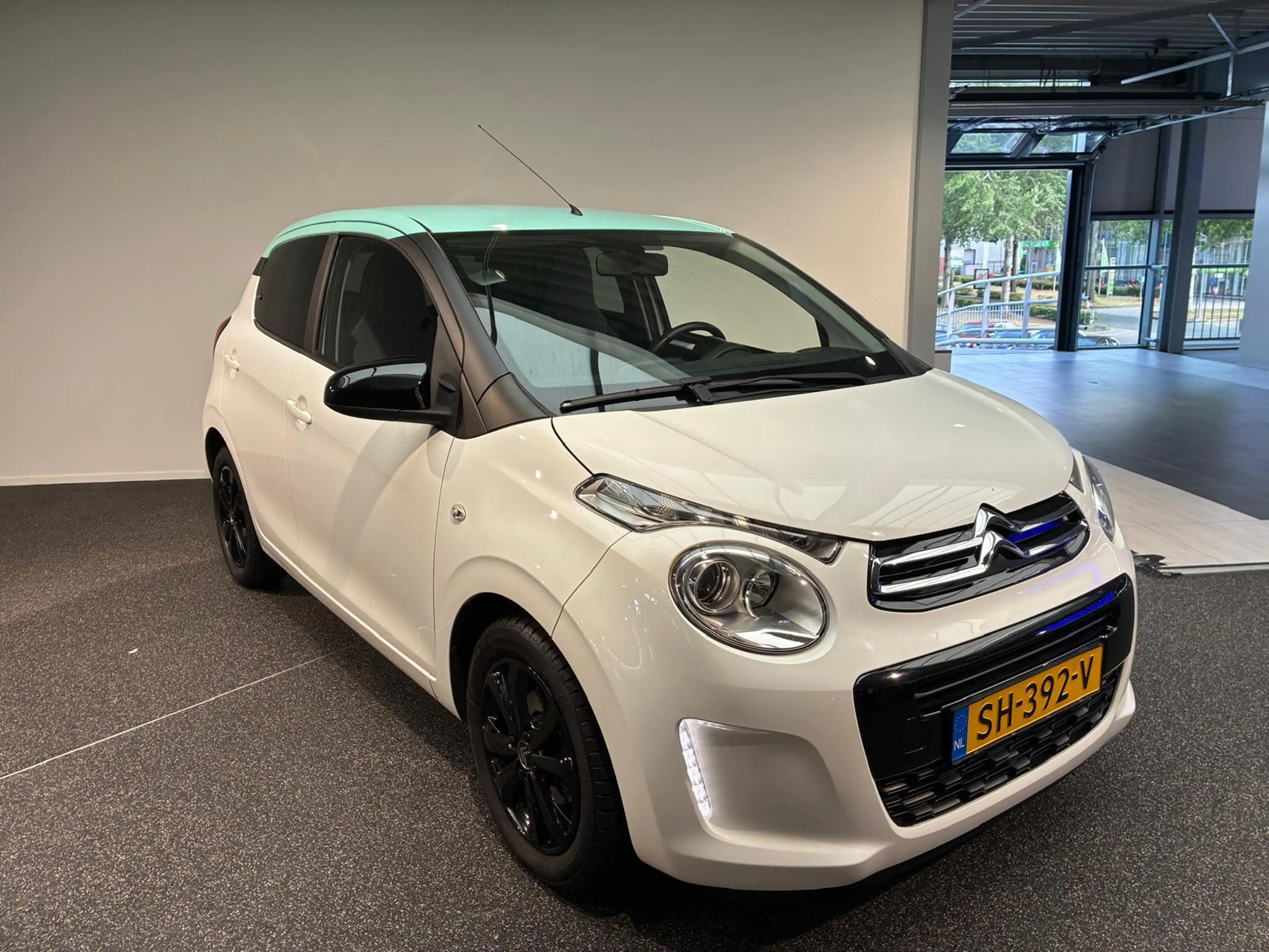Citroen C1 1.0 e-VTi Shine | Airco | Camera | Lichtmetalen ve — photo 5