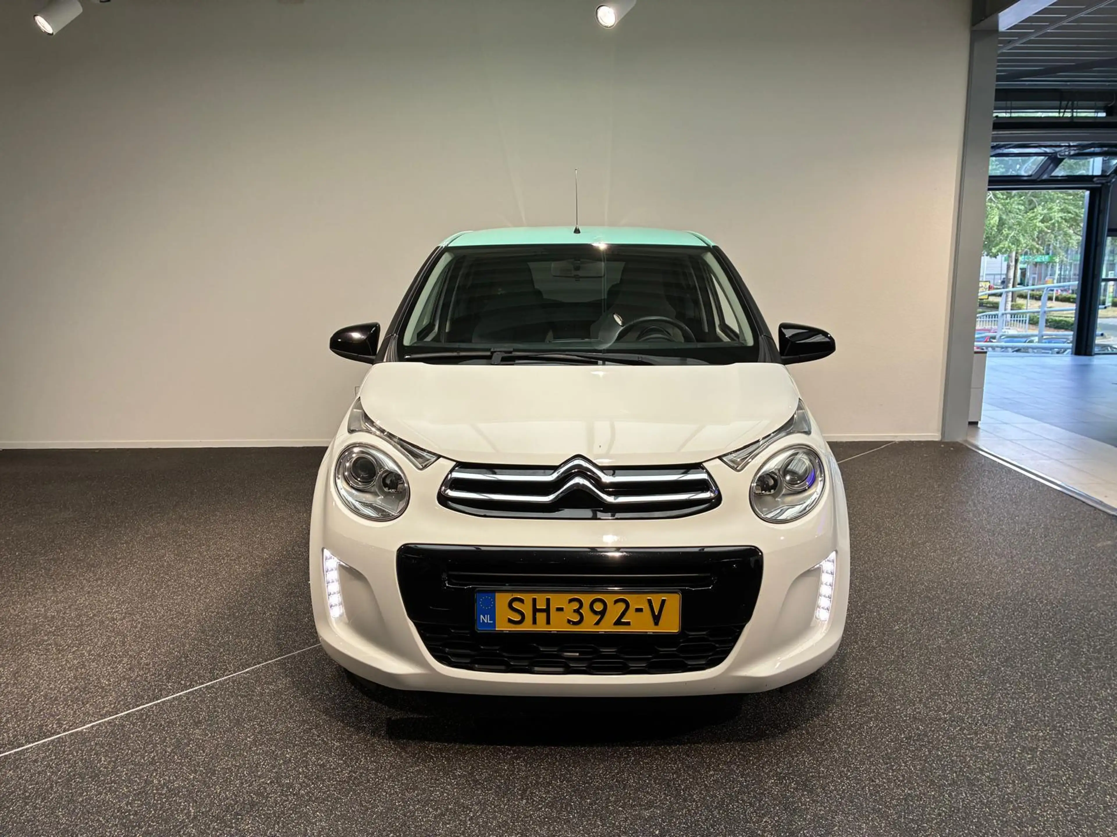 Citroen C1 1.0 e-VTi Shine | Airco | Camera | Lichtmetalen ve — photo 11
