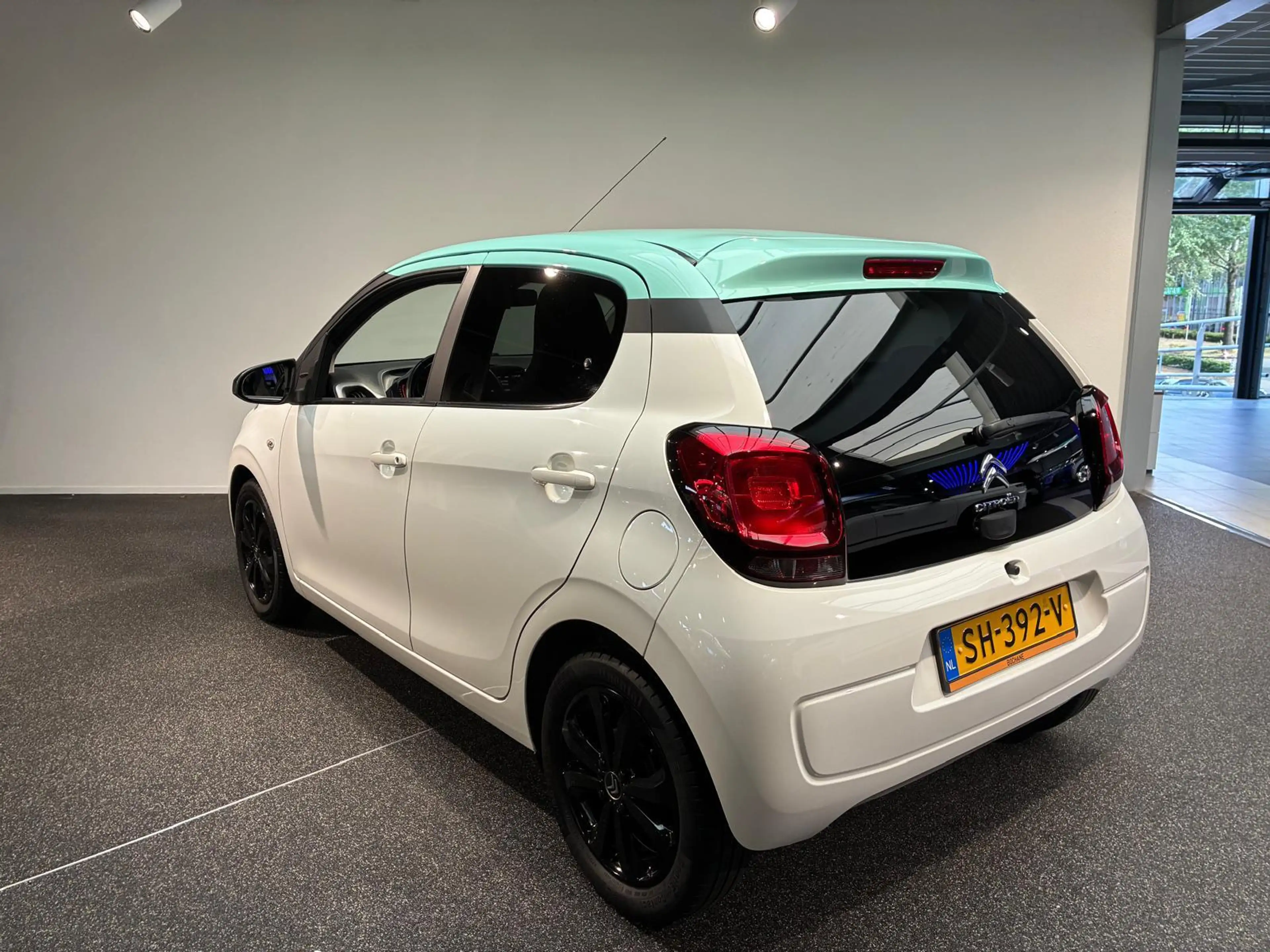 Citroen C1 1.0 e-VTi Shine | Airco | Camera | Lichtmetalen ve — photo 6