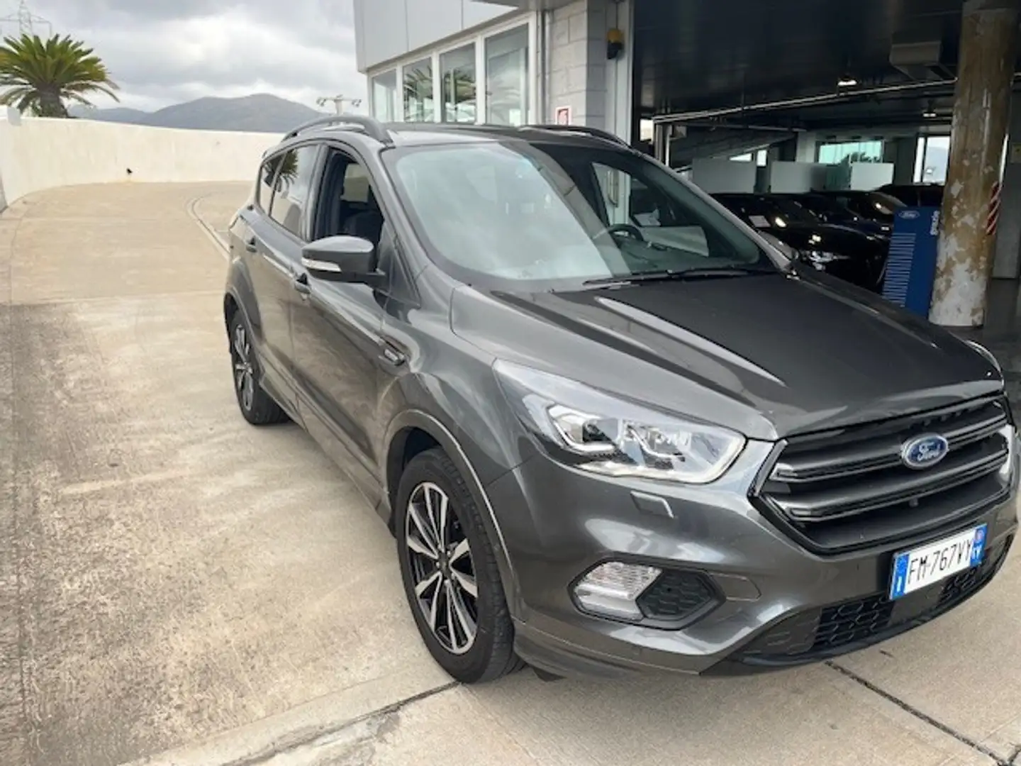 Ford Kuga Kuga 1.5 TDCI 120 CV S&S 2WD Powershift ST-Line Grigio - 1