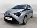 Toyota Aygo II 2018 5p 5p 1.0 x-play 72cv Silber - thumbnail 1