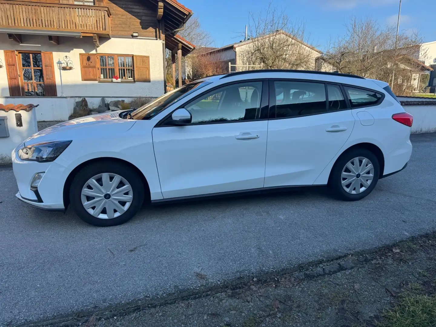 Ford Focus Turnier Trend *LED Weiß - 1