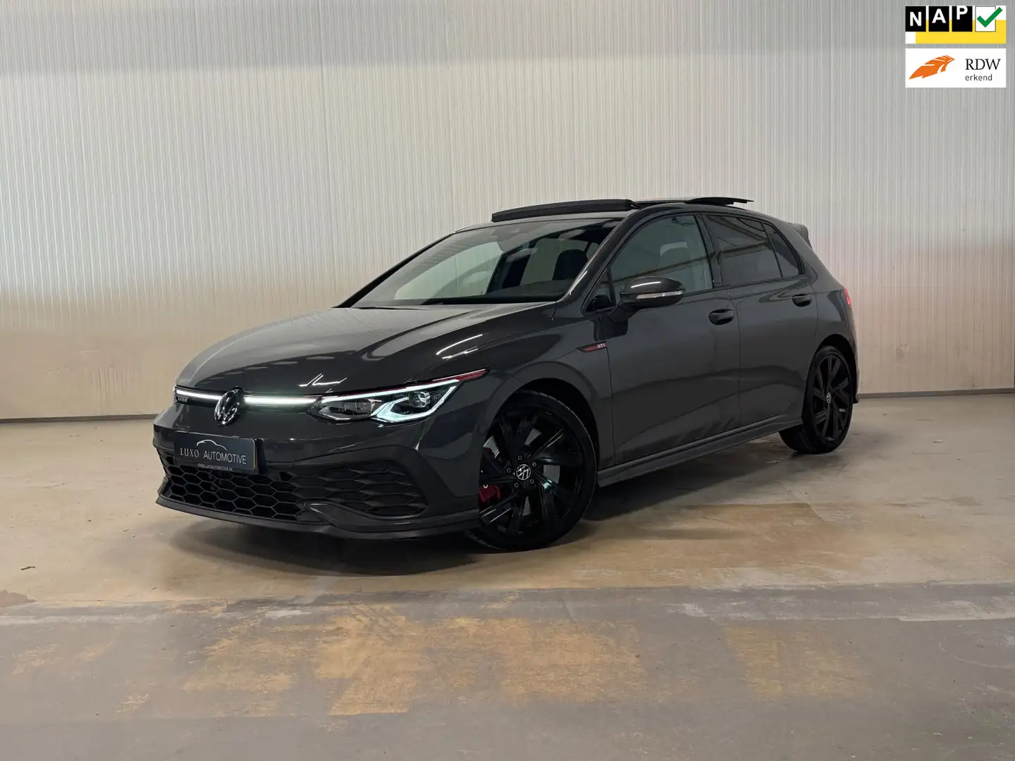 Volkswagen Golf GTI 2.0 TSI Clubsport | PANO | IQ LIGHTS | CAMERA | AM Grijs - 1