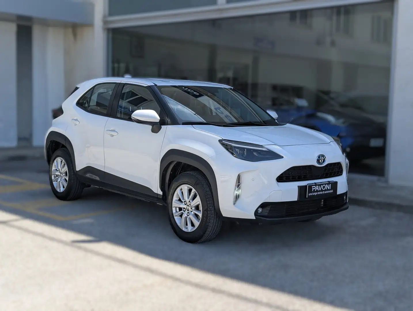 Toyota Yaris Yaris Cross 1.5h Business FWD 116cv E-CVT Blanc - 2