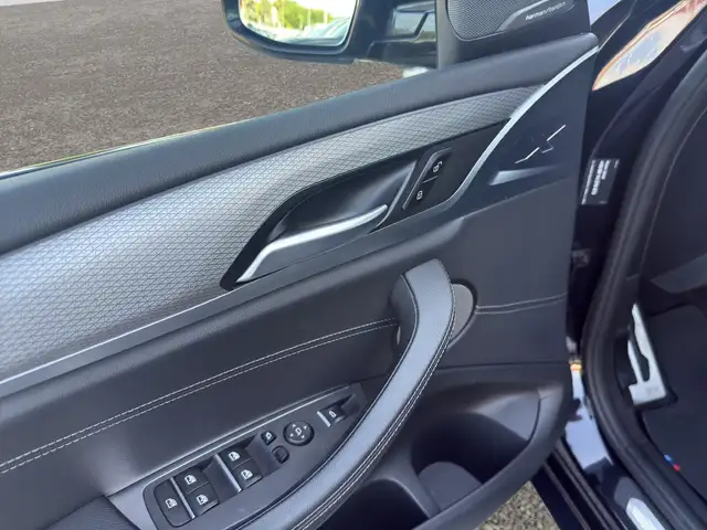 BMW X3 view 9