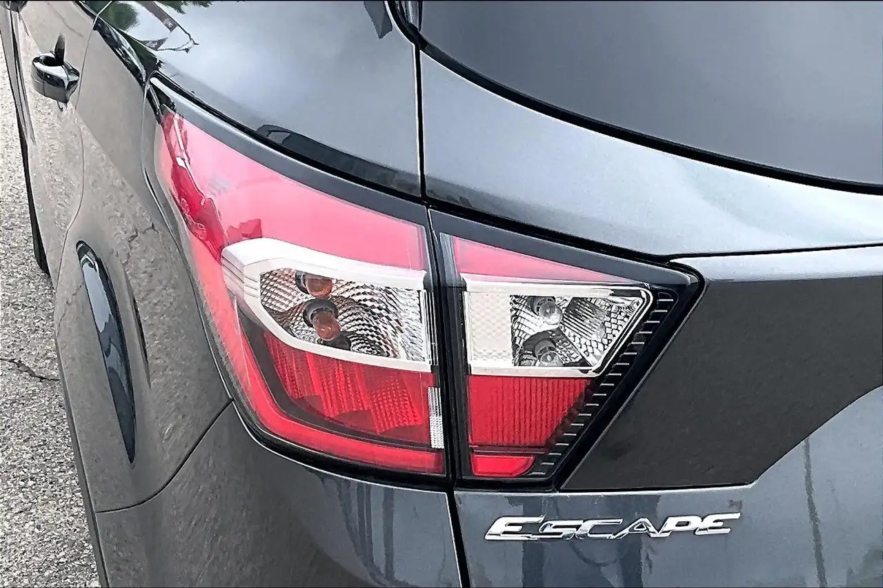 Ford Escape снимка Ford Escape