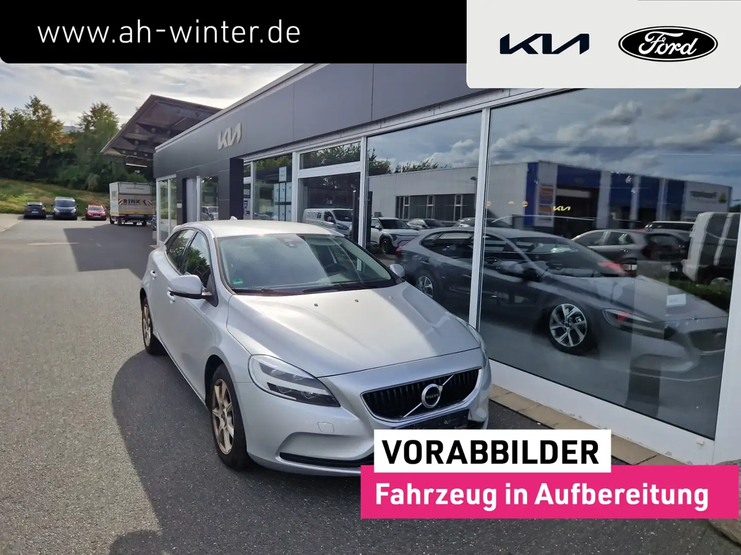 Volvo V40 T3 Momentum LED Navi Klimaaut SHZ PDC Silber - 1