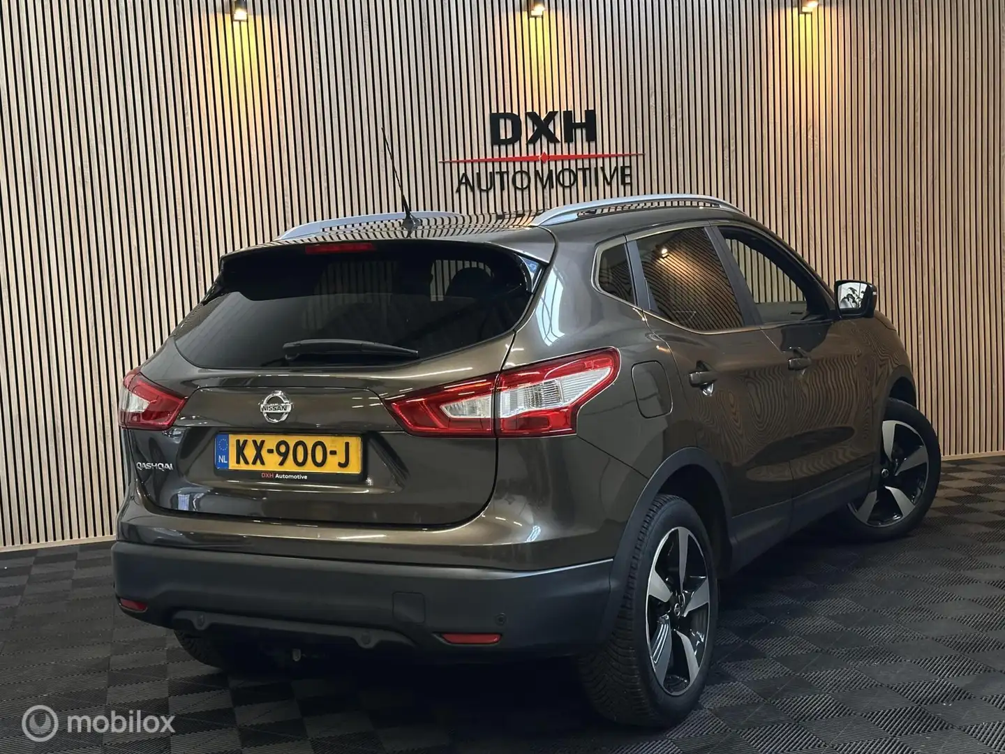 Nissan Qashqai 1.2 Tekna+ AUT 1eEIG! PANO LEER TREKHK 360CAM Bruin - 2