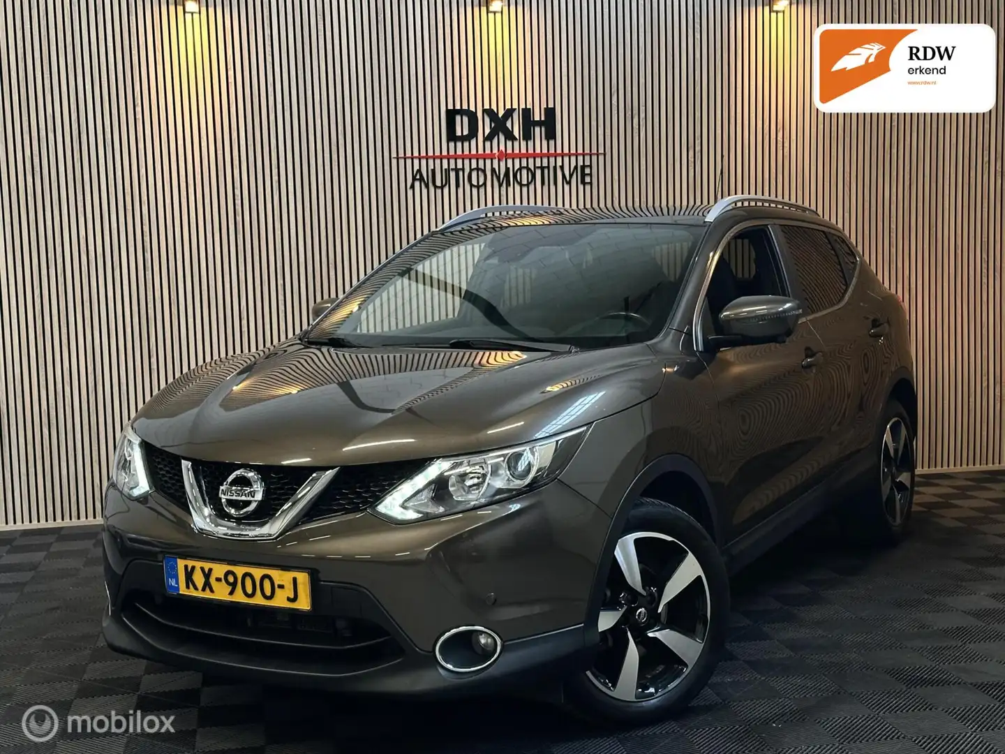 Nissan Qashqai 1.2 Tekna+ AUT 1eEIG! PANO LEER TREKHK 360CAM Bruin - 1