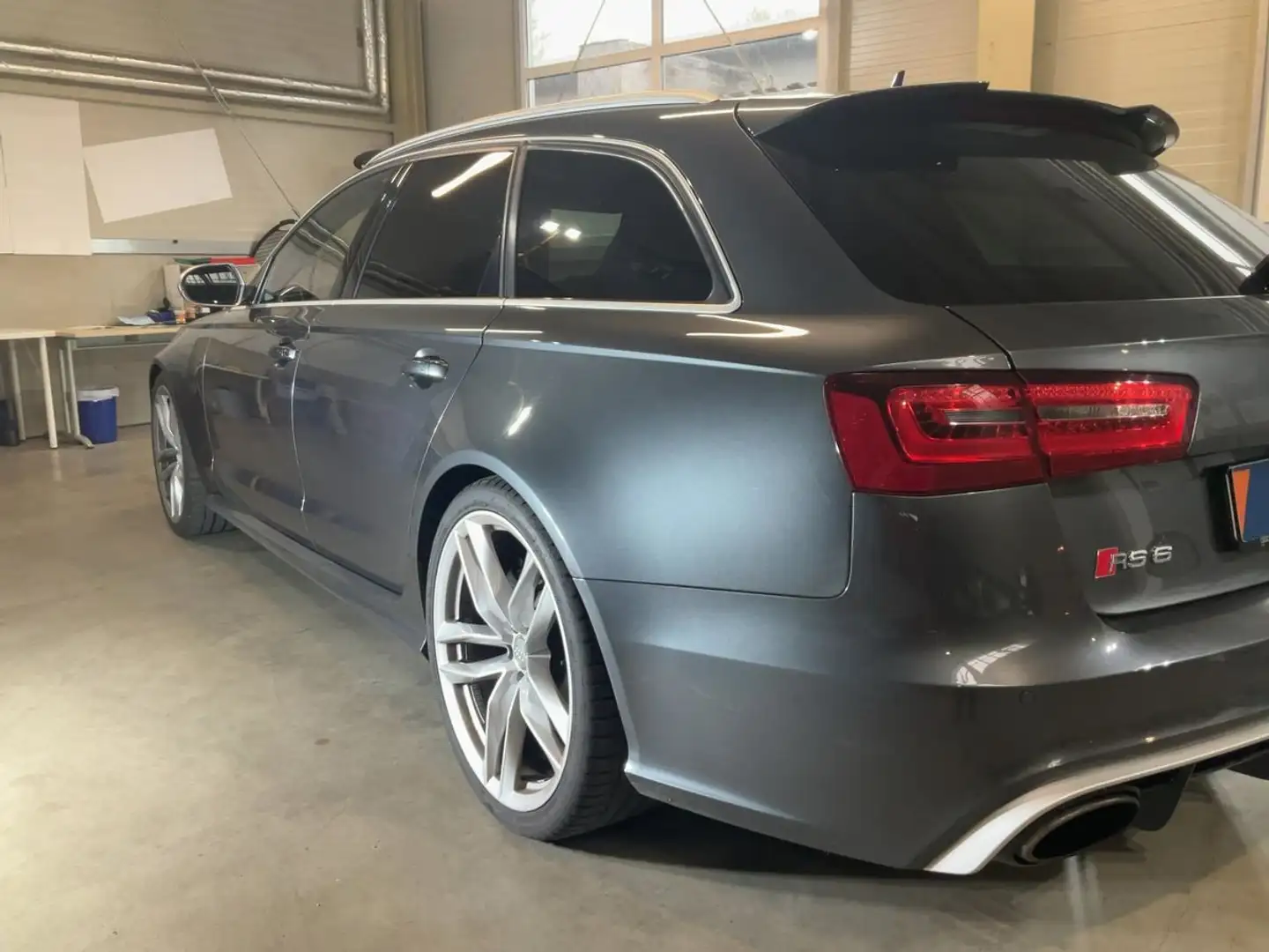 Audi RS6 RS6 Avant Grau - 2