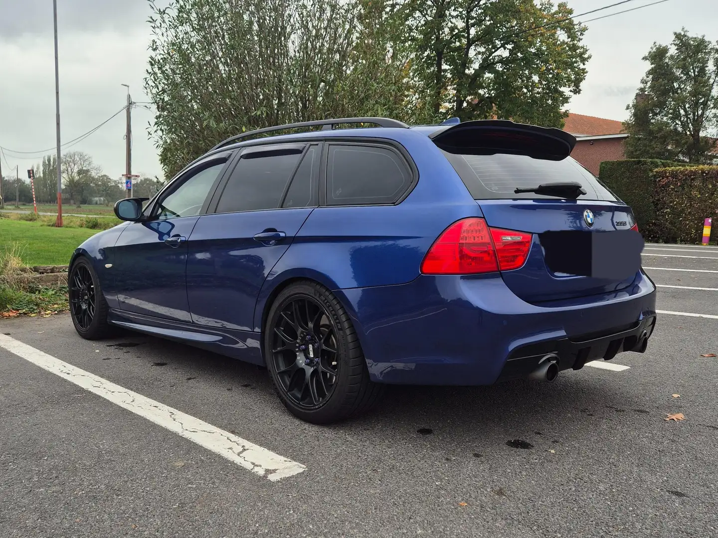 BMW 335 335i Touring Aut. Bleu - 1