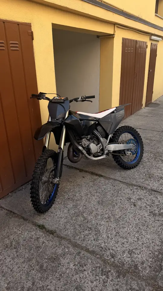 Yamaha YZ 125